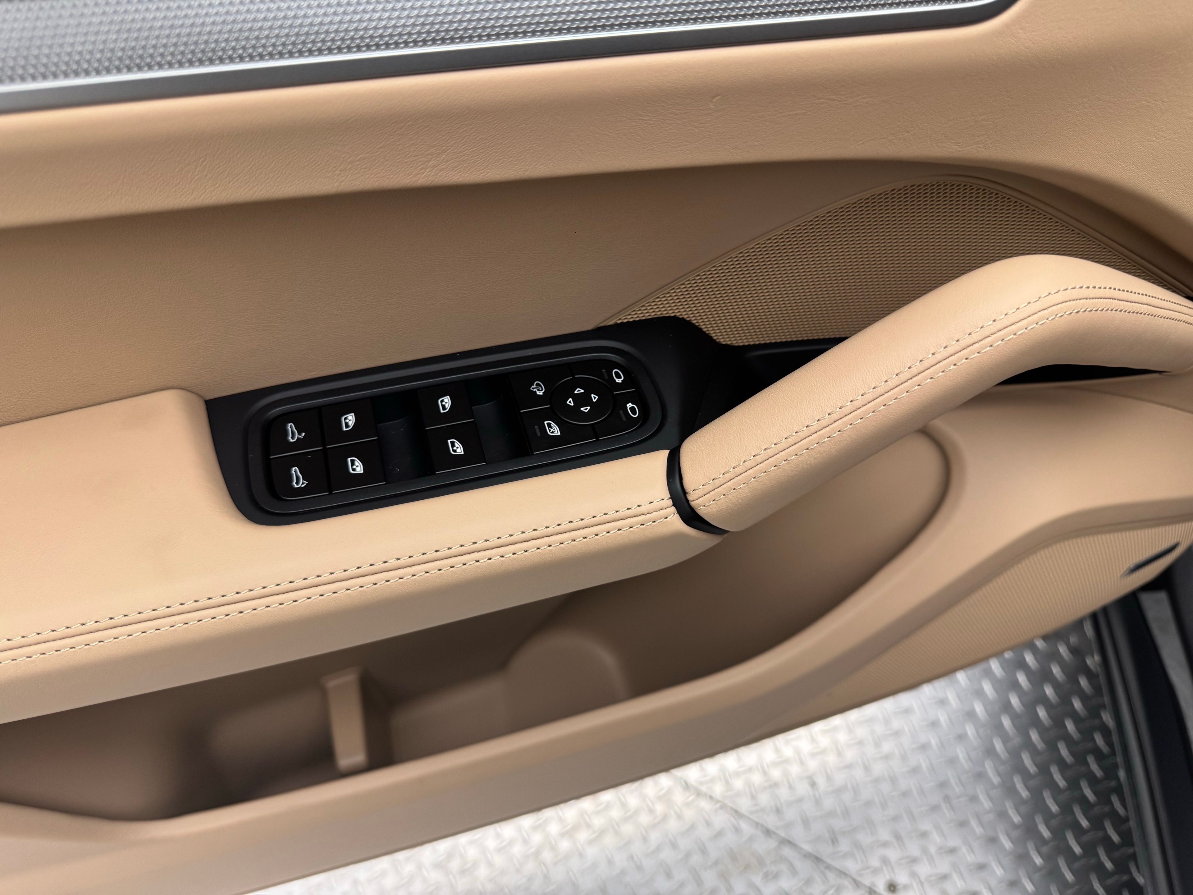 Thumbnail: 2026 Porsche  - 28