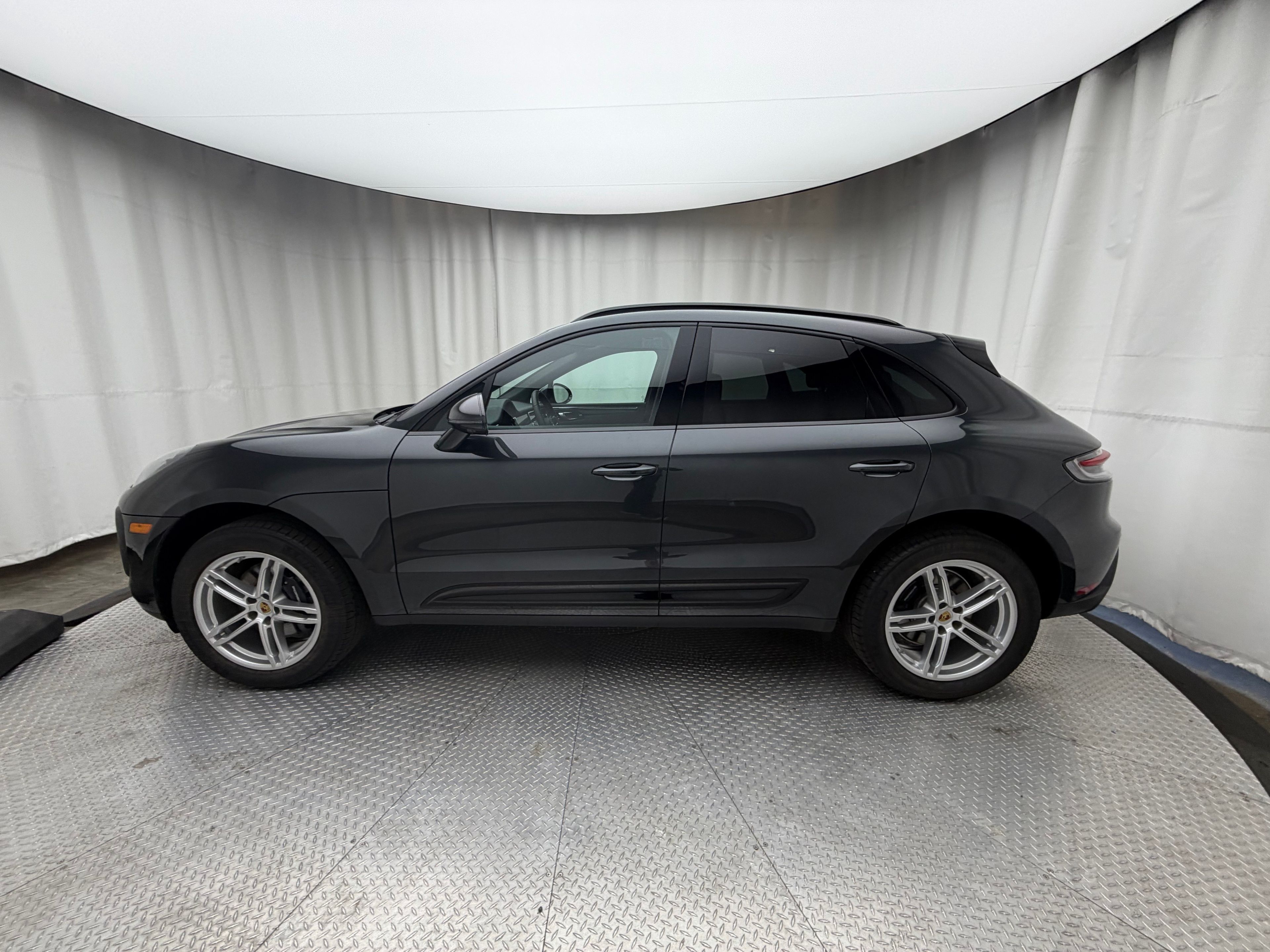 Thumbnail: 2026 Porsche Macan - 2