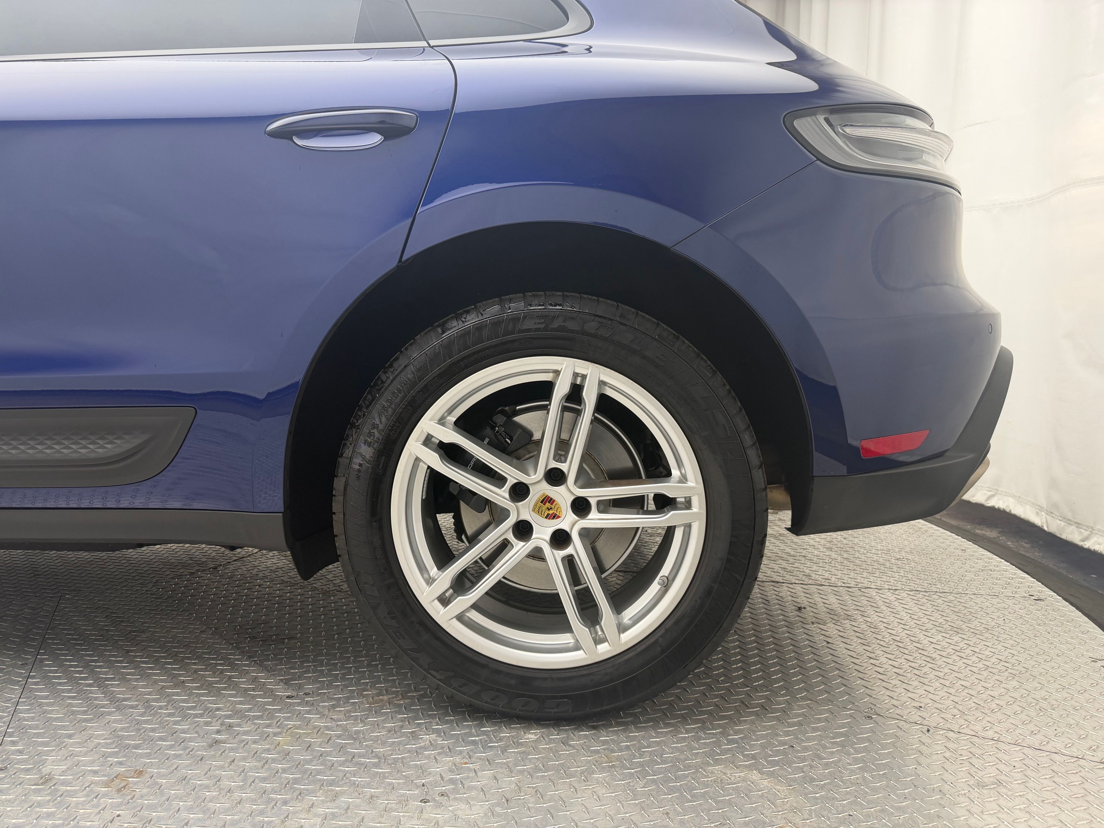 Thumbnail: 2025 Porsche Macan - 8