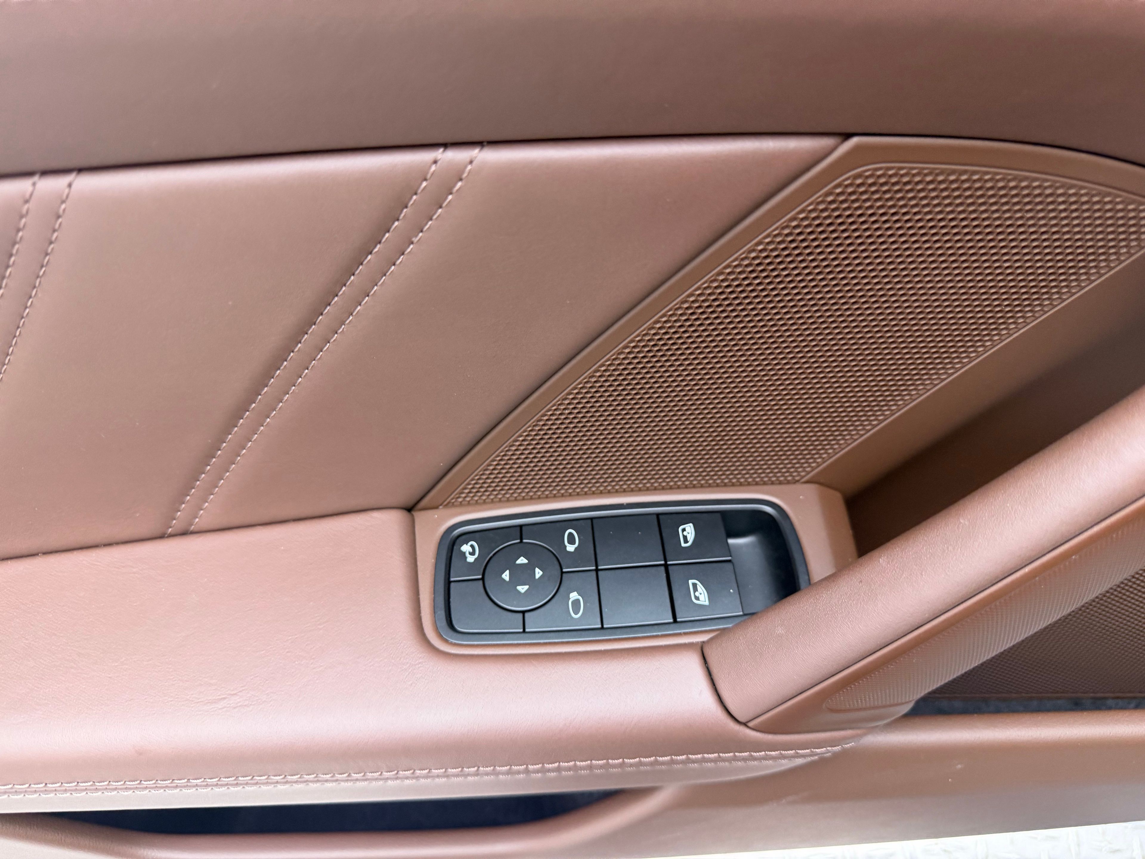 Thumbnail: 2024 Porsche 911 - 32