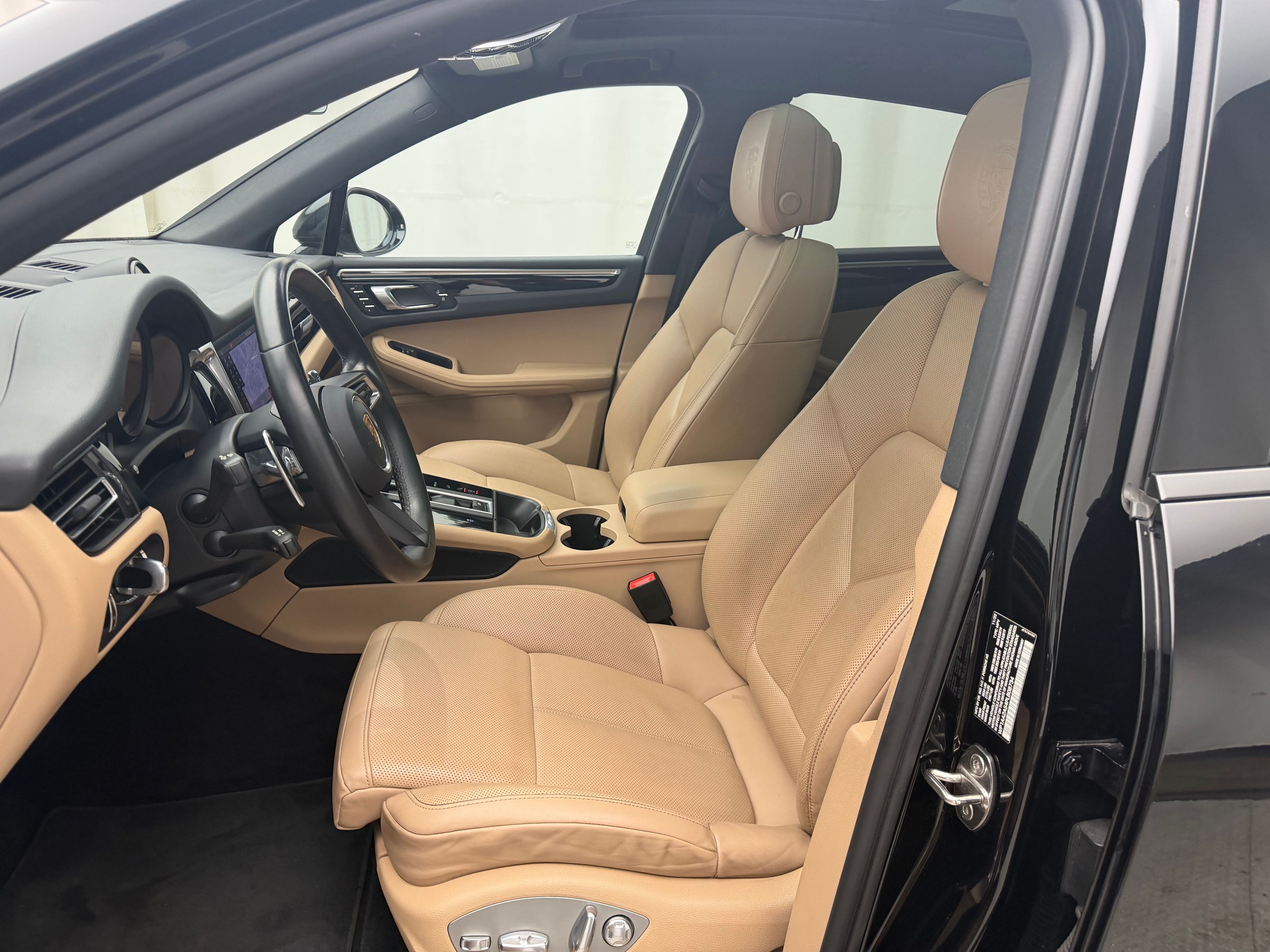 Thumbnail: 2023 Porsche Macan - 5