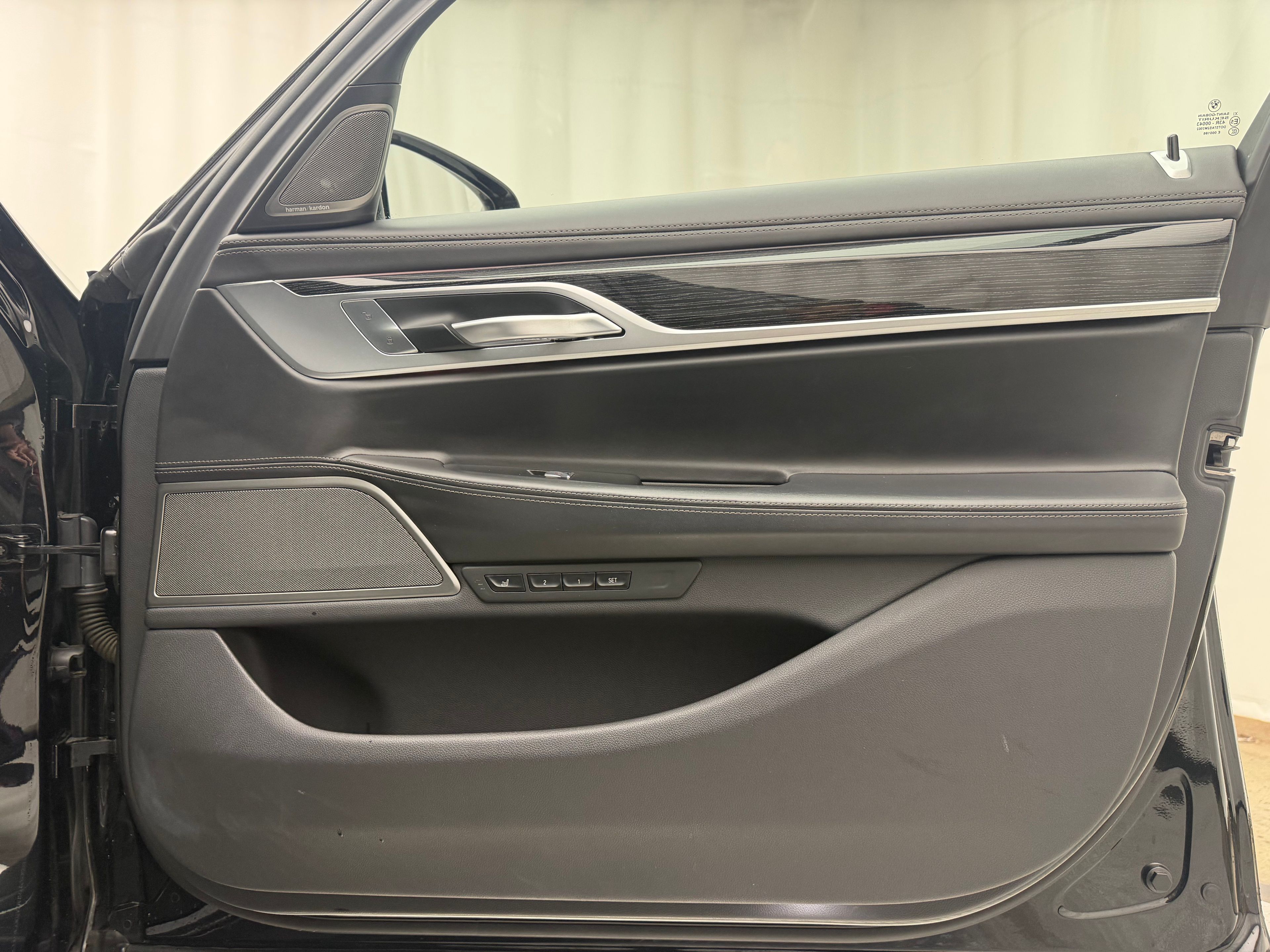 Thumbnail: 2020 BMW 7 Series - 18