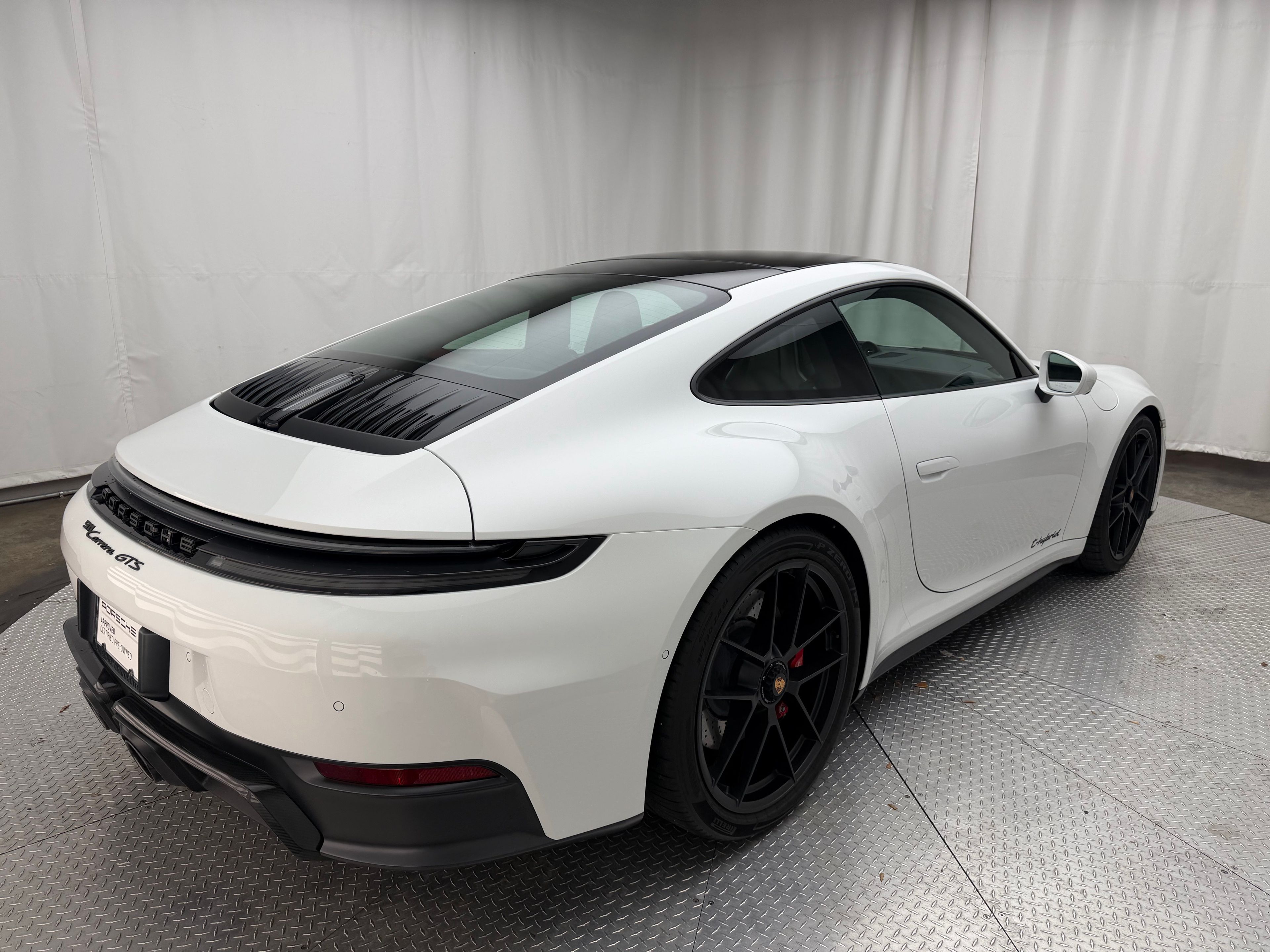 Thumbnail: 2026 Porsche 911 - 14