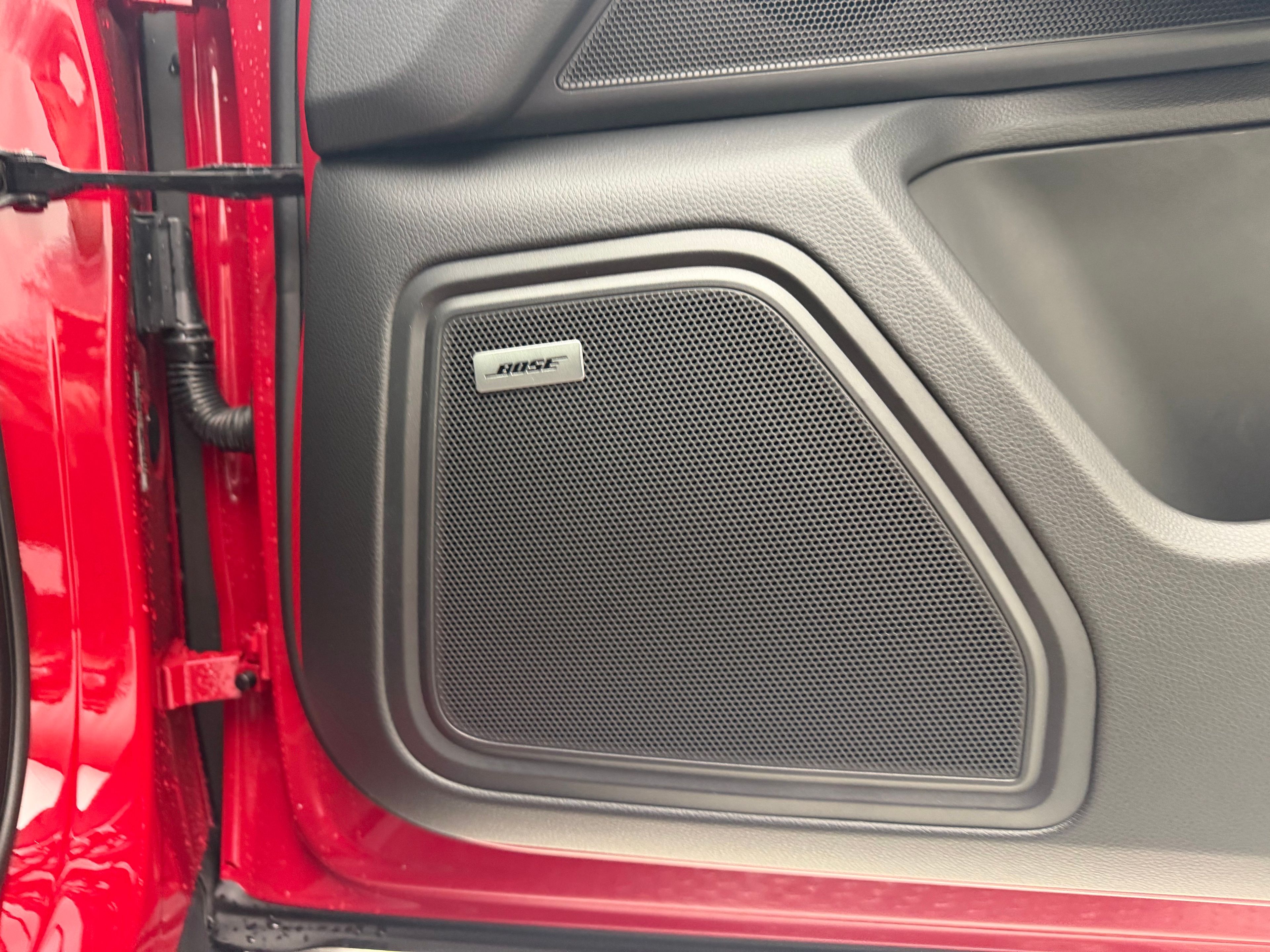 Thumbnail: 2026 Porsche Macan - 21