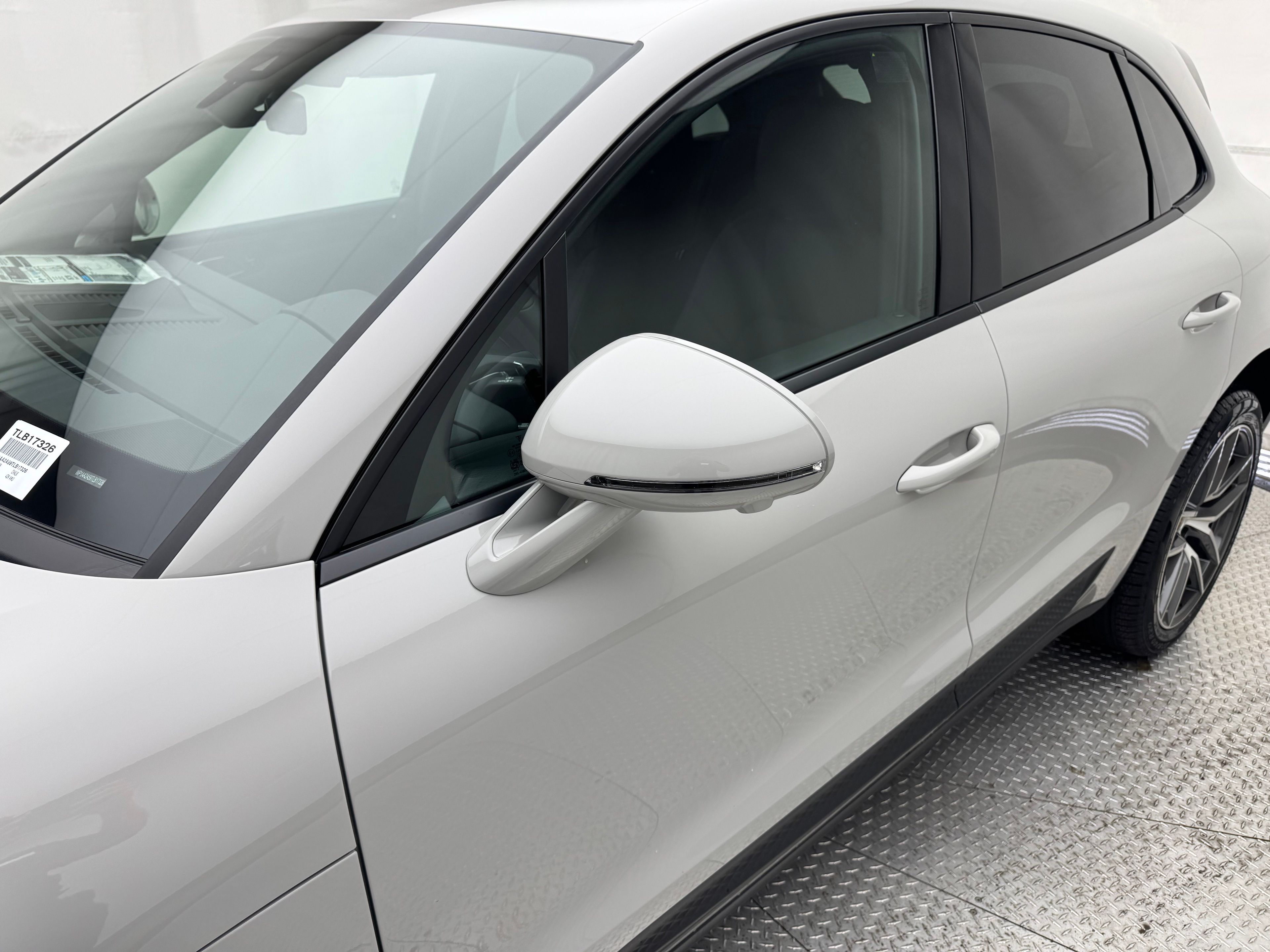Thumbnail: 2026 Porsche Macan - 8