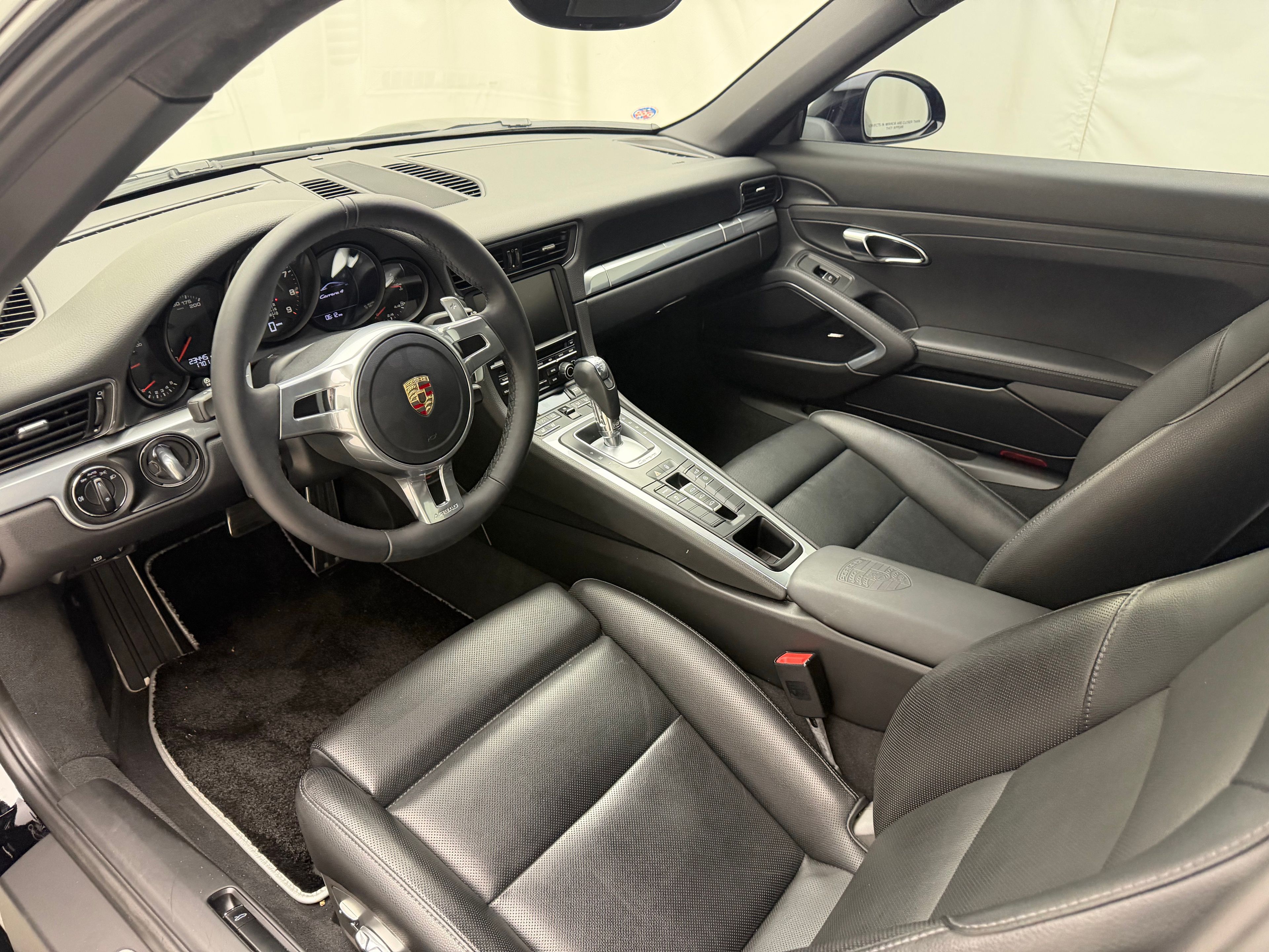 Thumbnail: 2013 Porsche 911 - 4