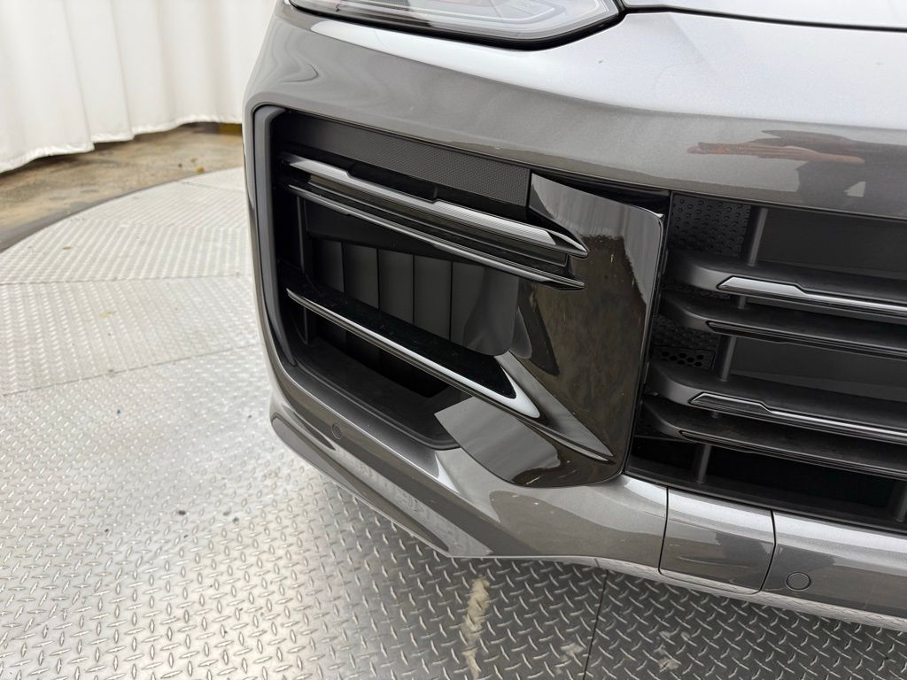 Thumbnail: 2025 Porsche Cayenne - 23