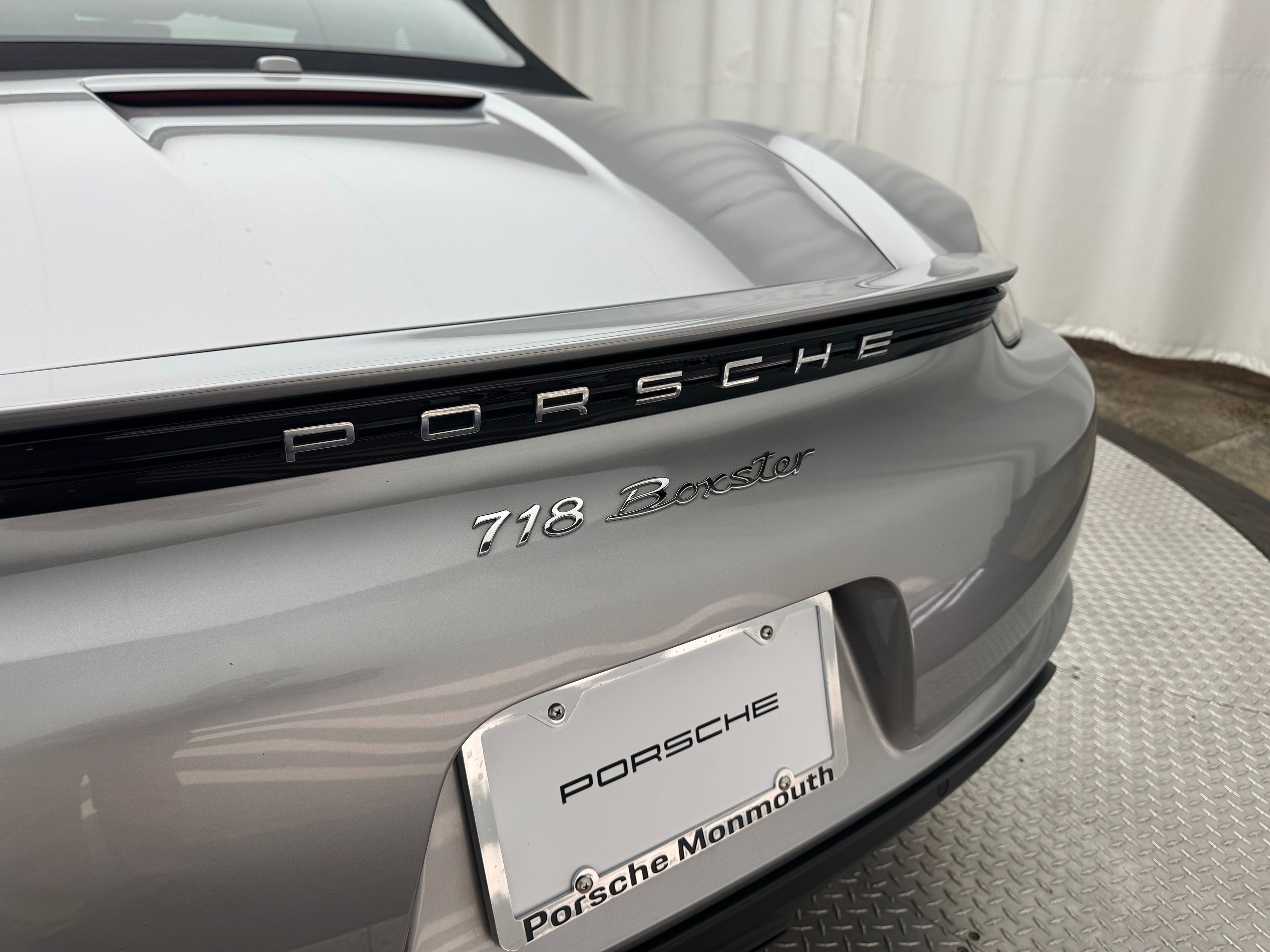 Thumbnail: 2017 Porsche 718 Boxster - 10