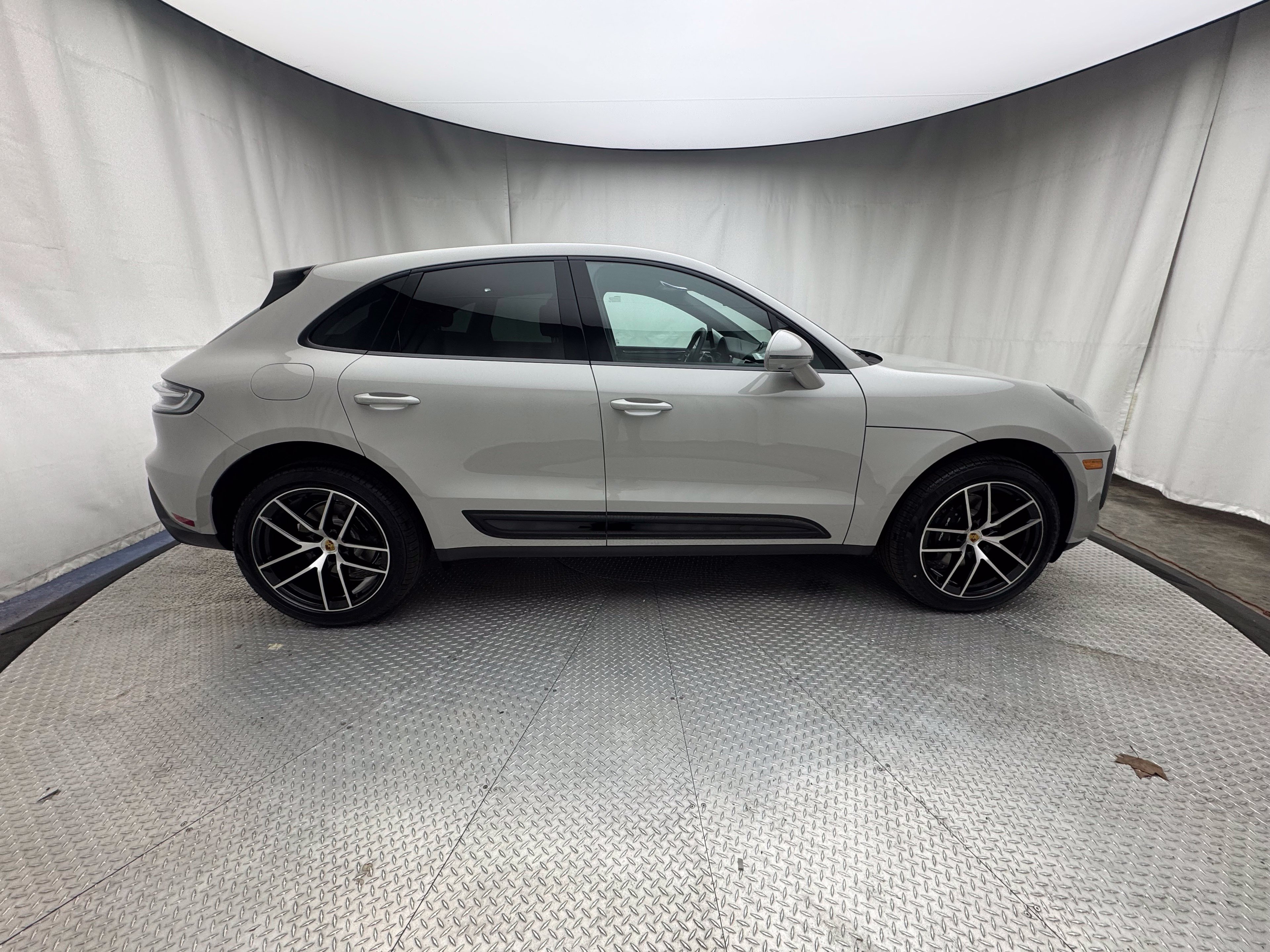 Thumbnail: 2026 Porsche Macan - 16