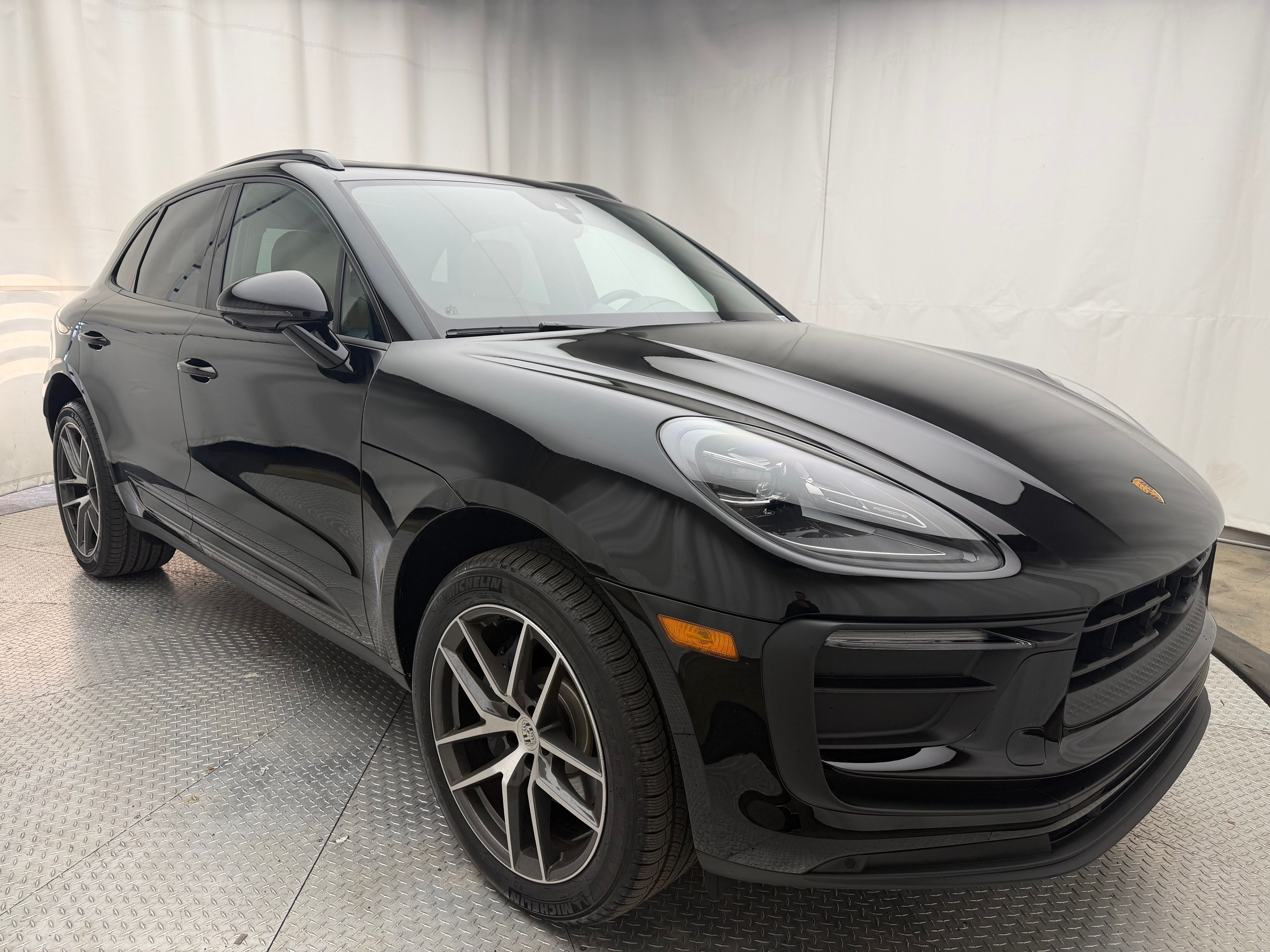 Thumbnail: 2026 Porsche Macan - 16