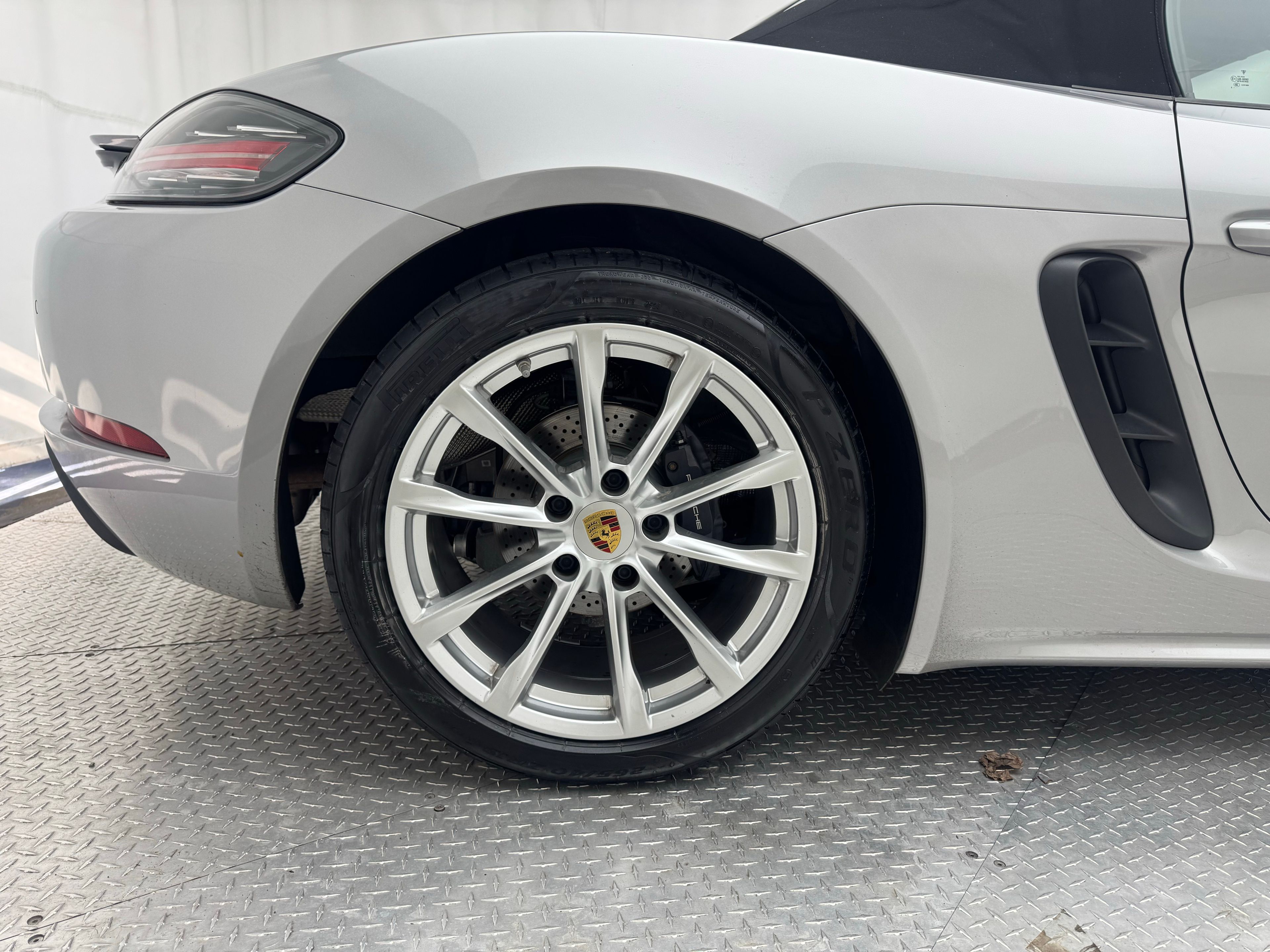 Thumbnail: 2017 Porsche 718 Boxster - 13