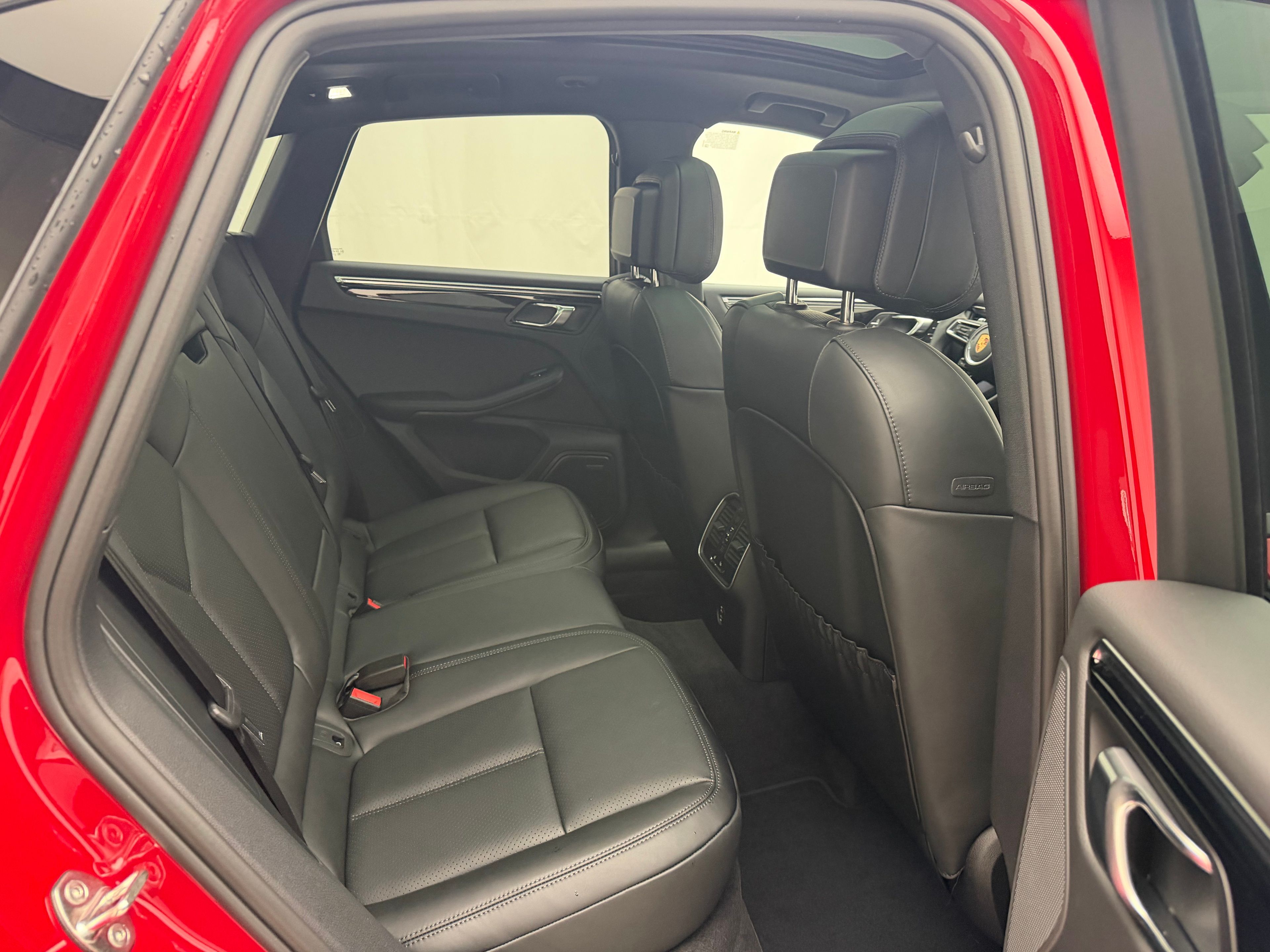 Thumbnail: 2026 Porsche Macan - 24