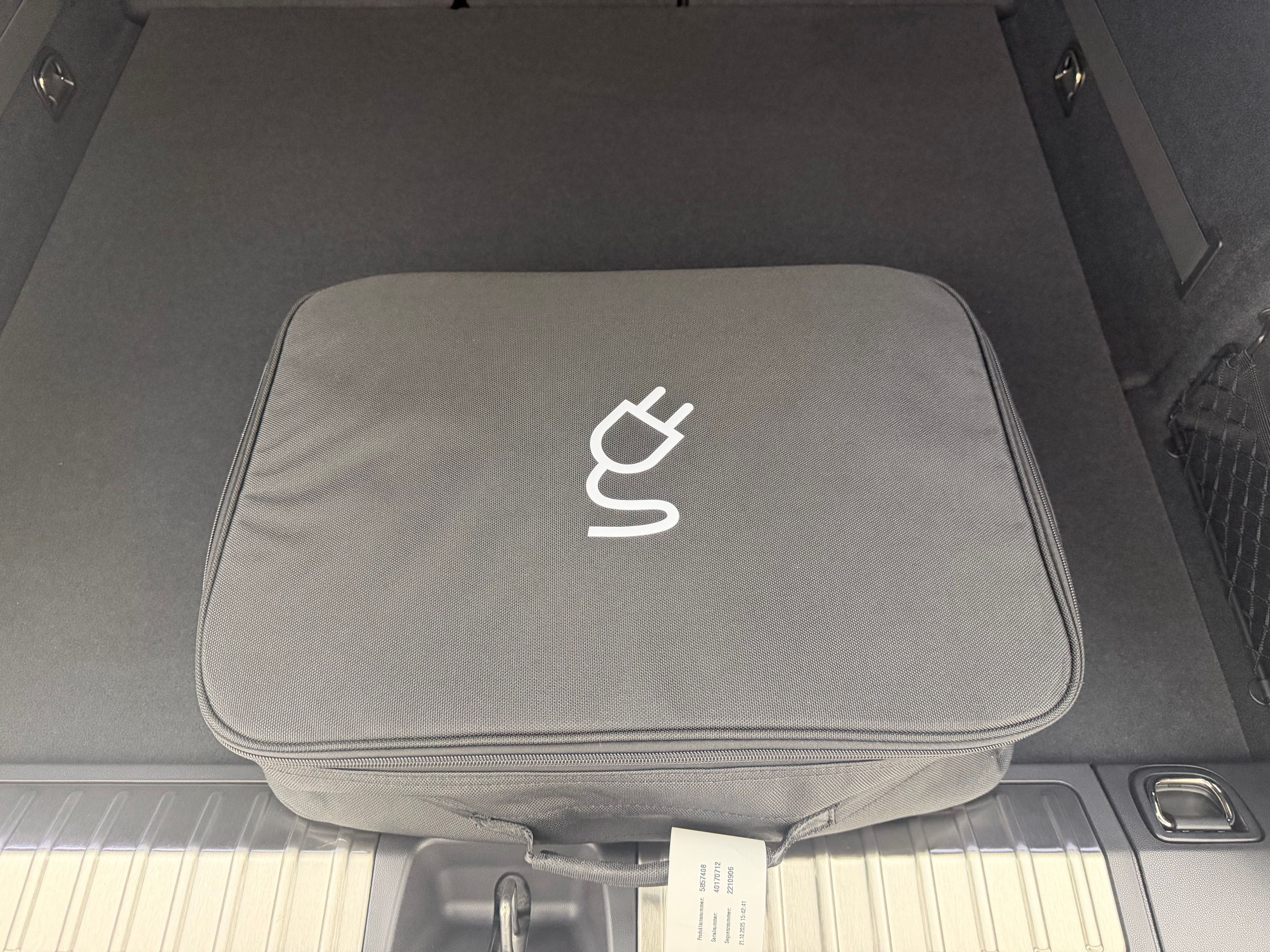 Thumbnail: 2025 Porsche Macan - 29