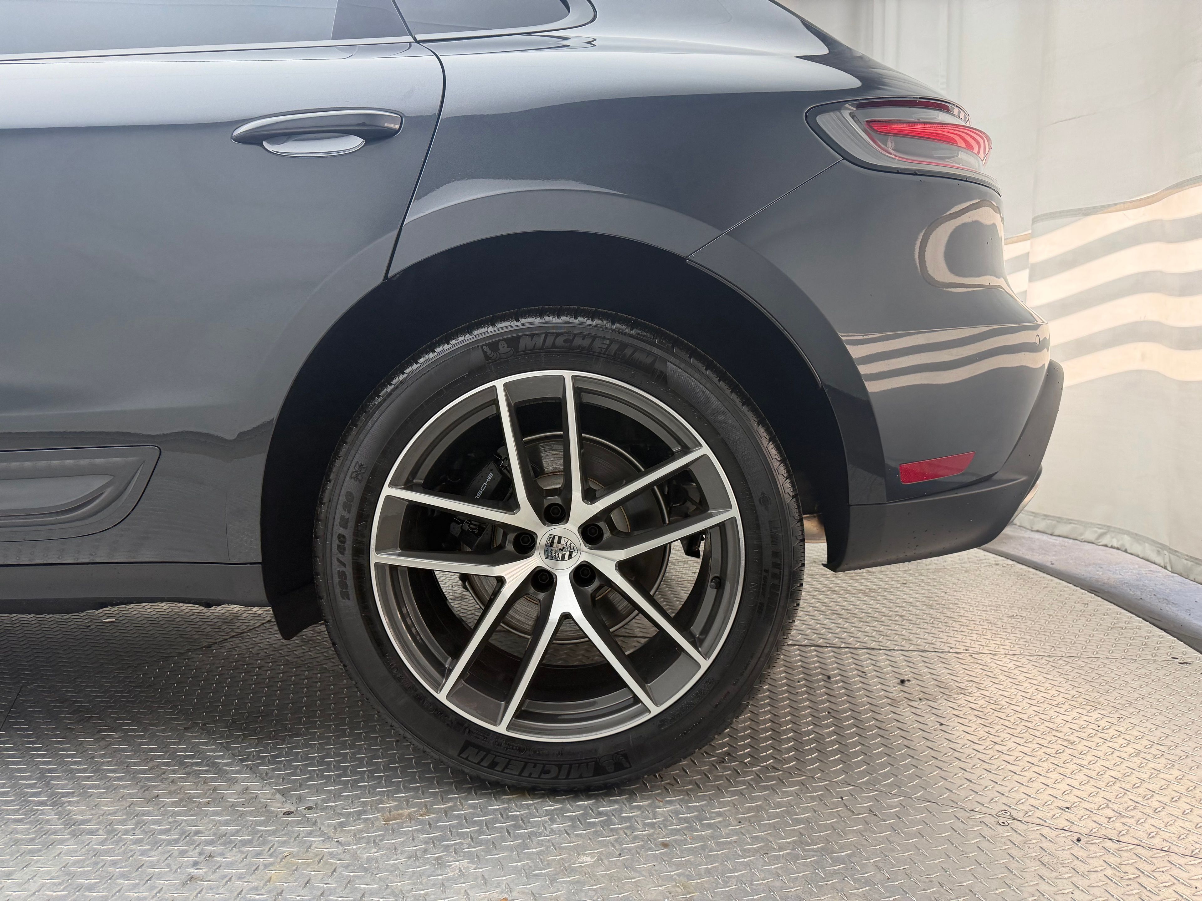 Thumbnail: 2026 Porsche Macan - 9