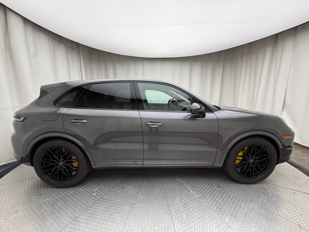 Thumbnail: 2025 Porsche Cayenne - 9