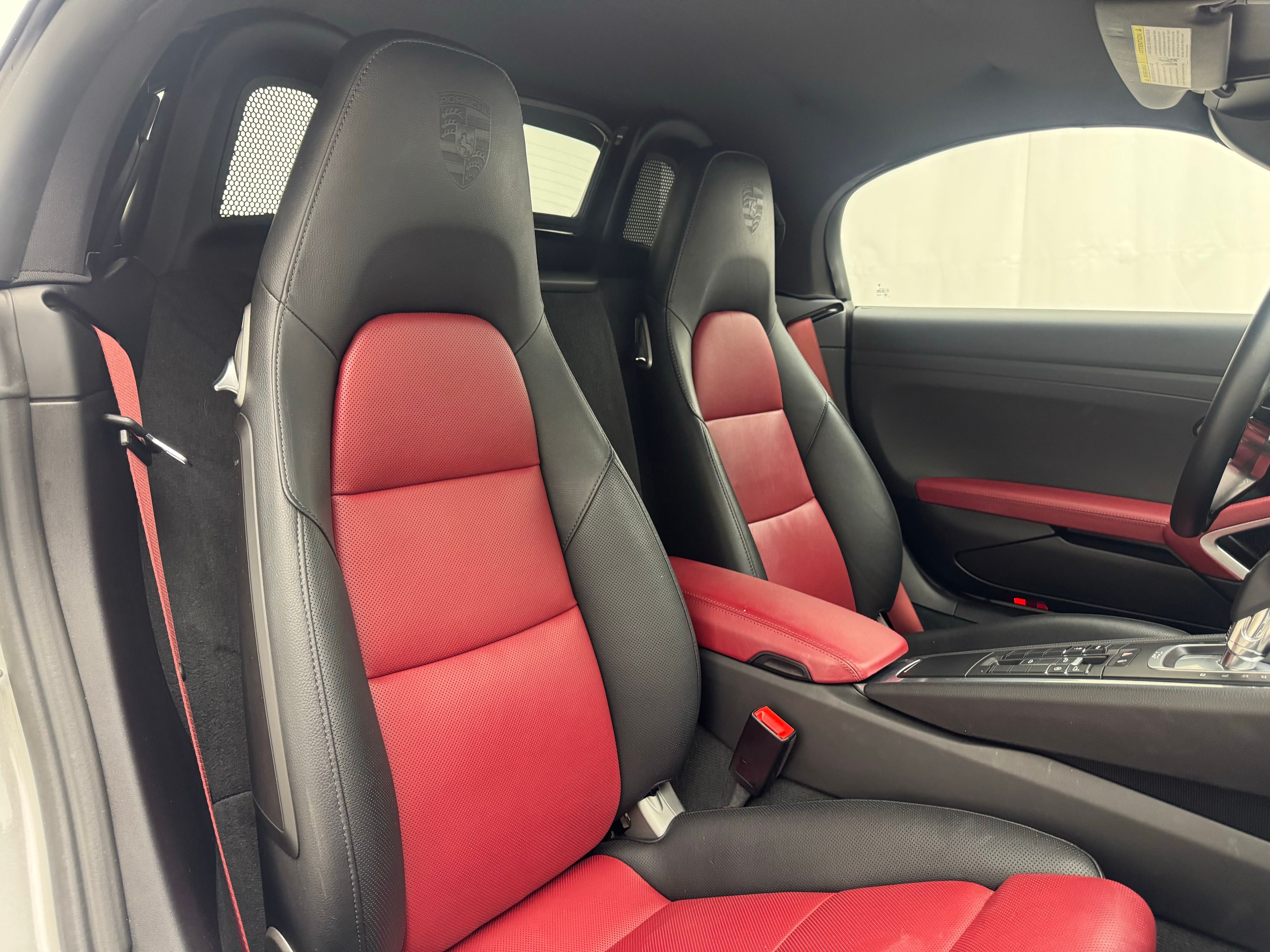 Thumbnail: 2017 Porsche 718 Boxster - 22