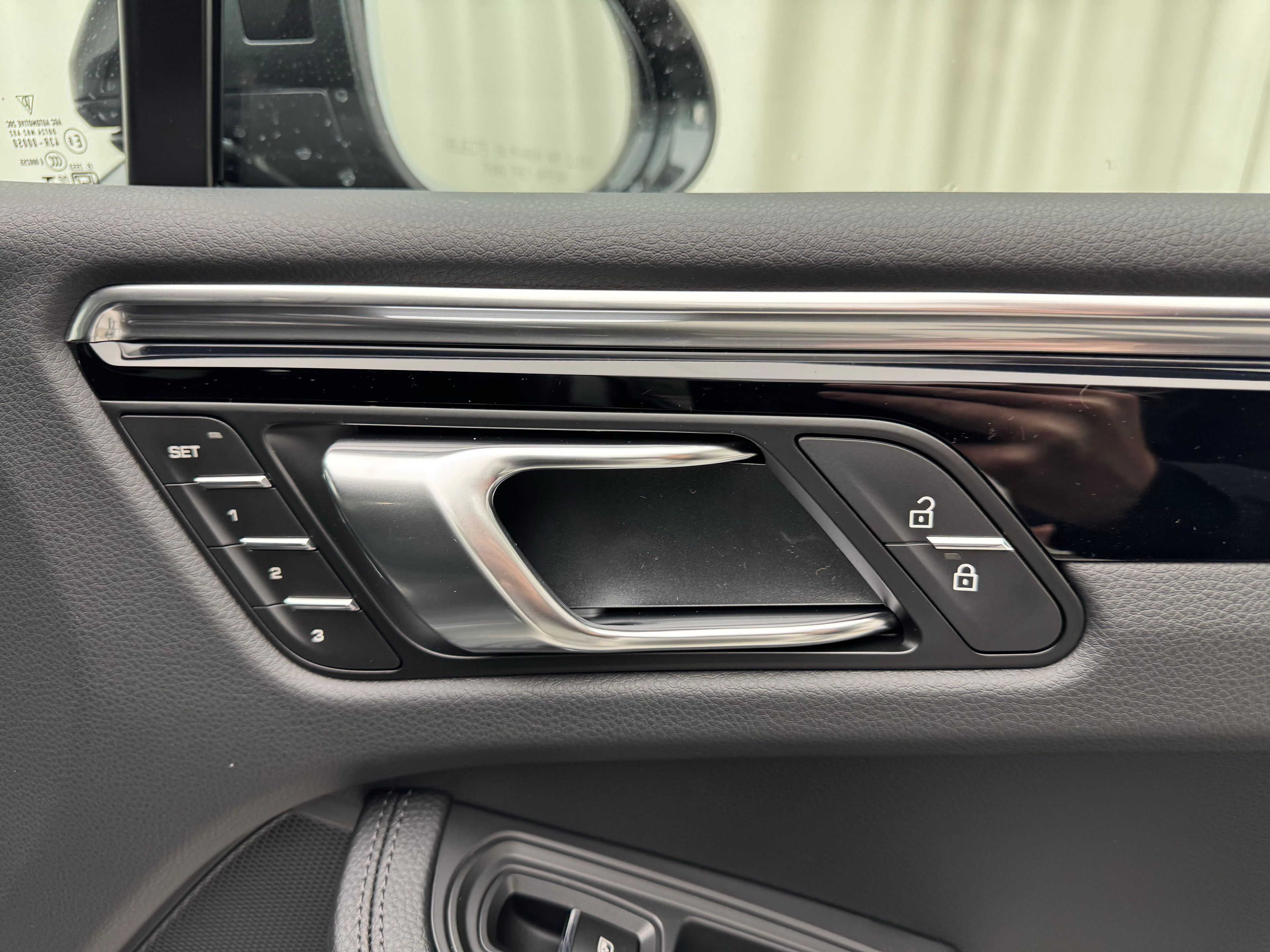 Thumbnail: 2026 Porsche Macan - 17