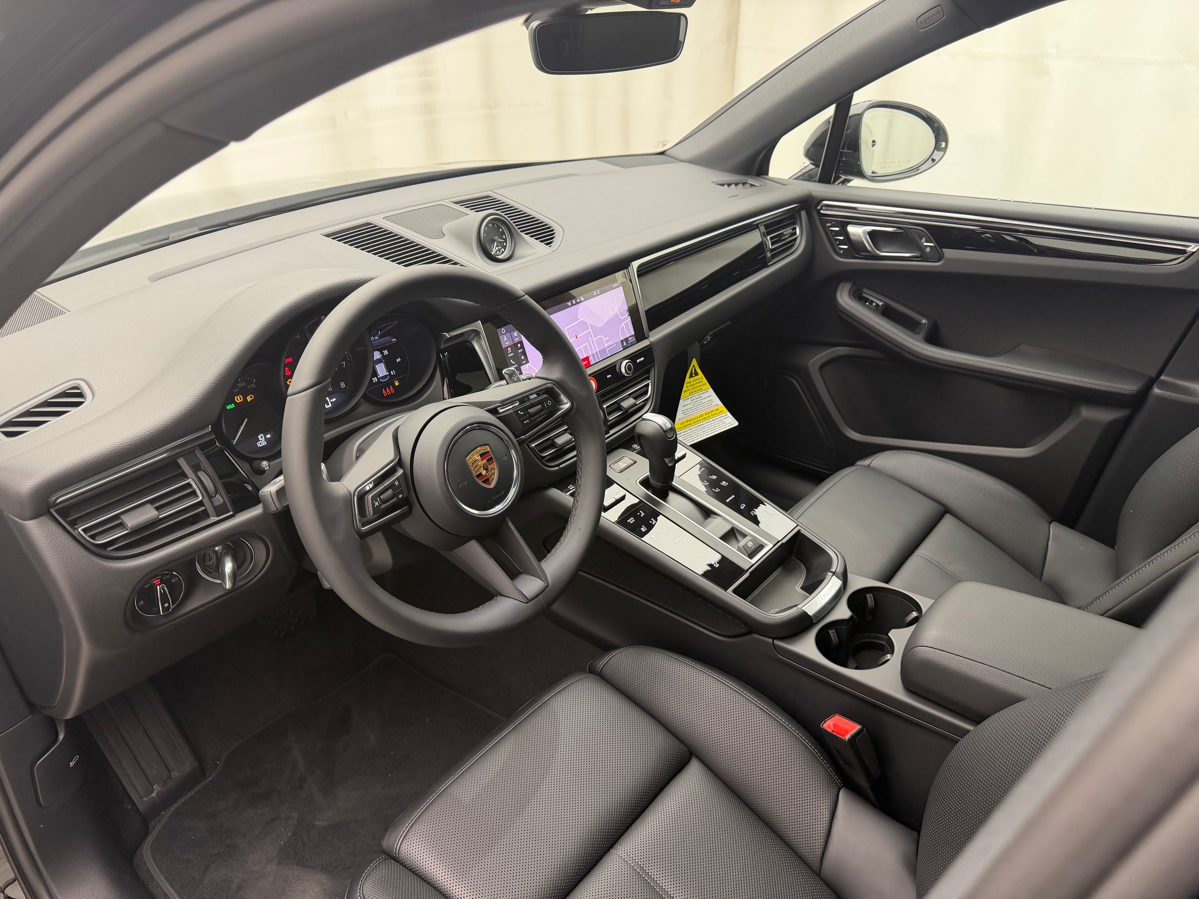 Thumbnail: 2026 Porsche Macan - 4