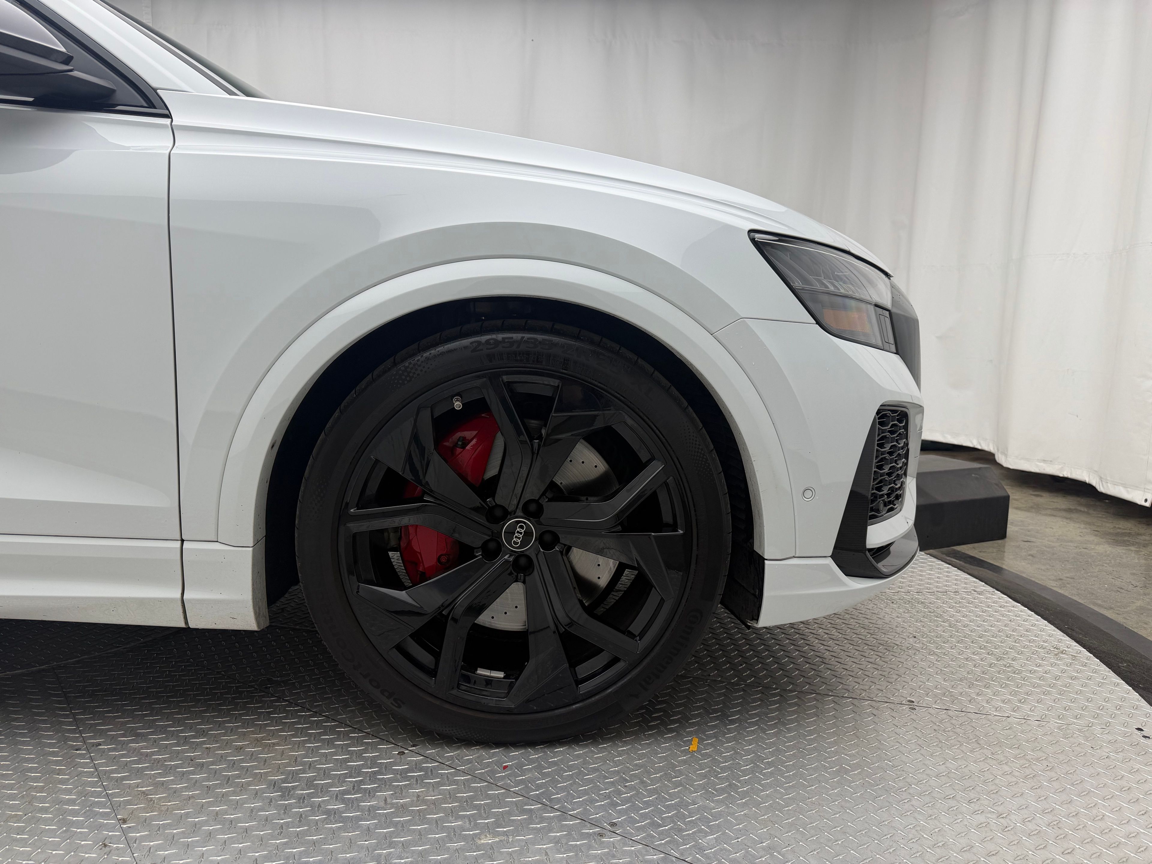 Thumbnail: 2022 Audi RS Q8 - 13