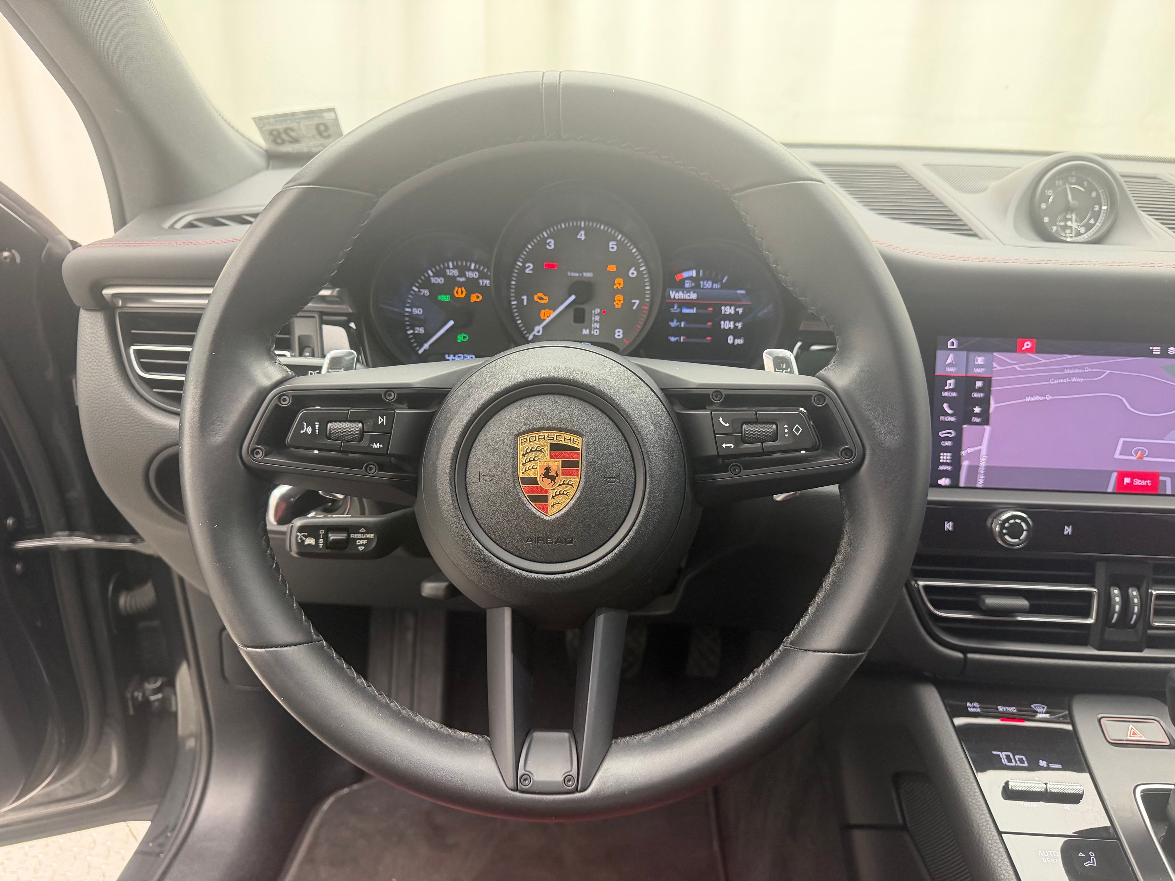 Thumbnail: 2024 Porsche Macan - 6