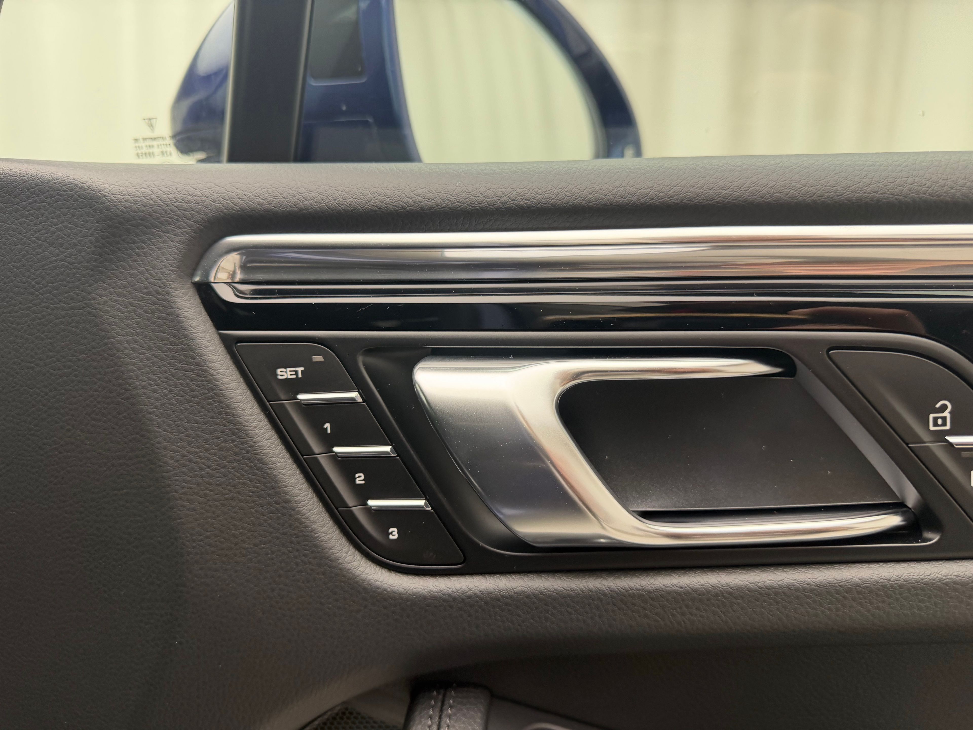 Thumbnail: 2026 Porsche Macan - 19