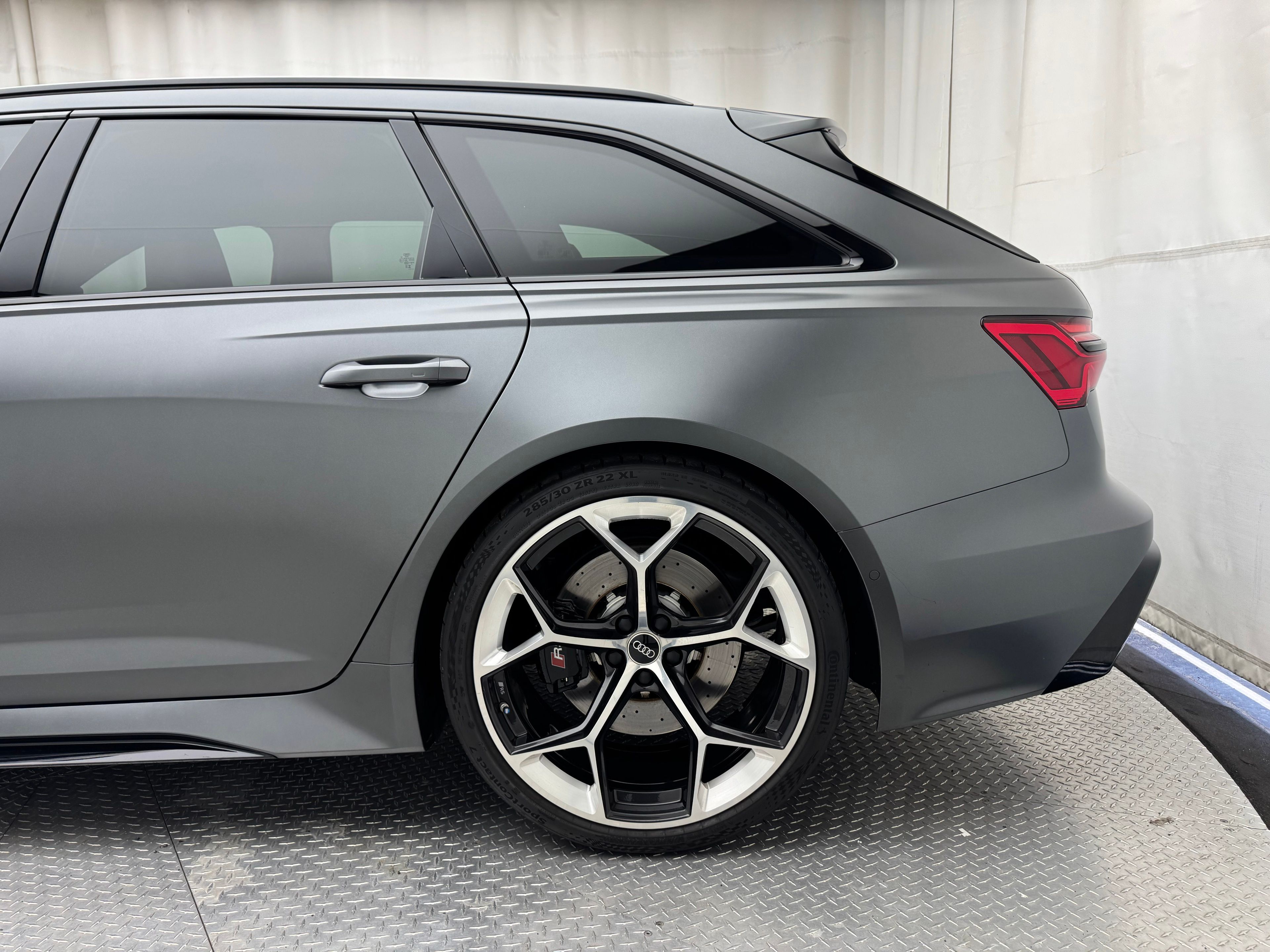 Thumbnail: 2024 Audi RS 6 - 9