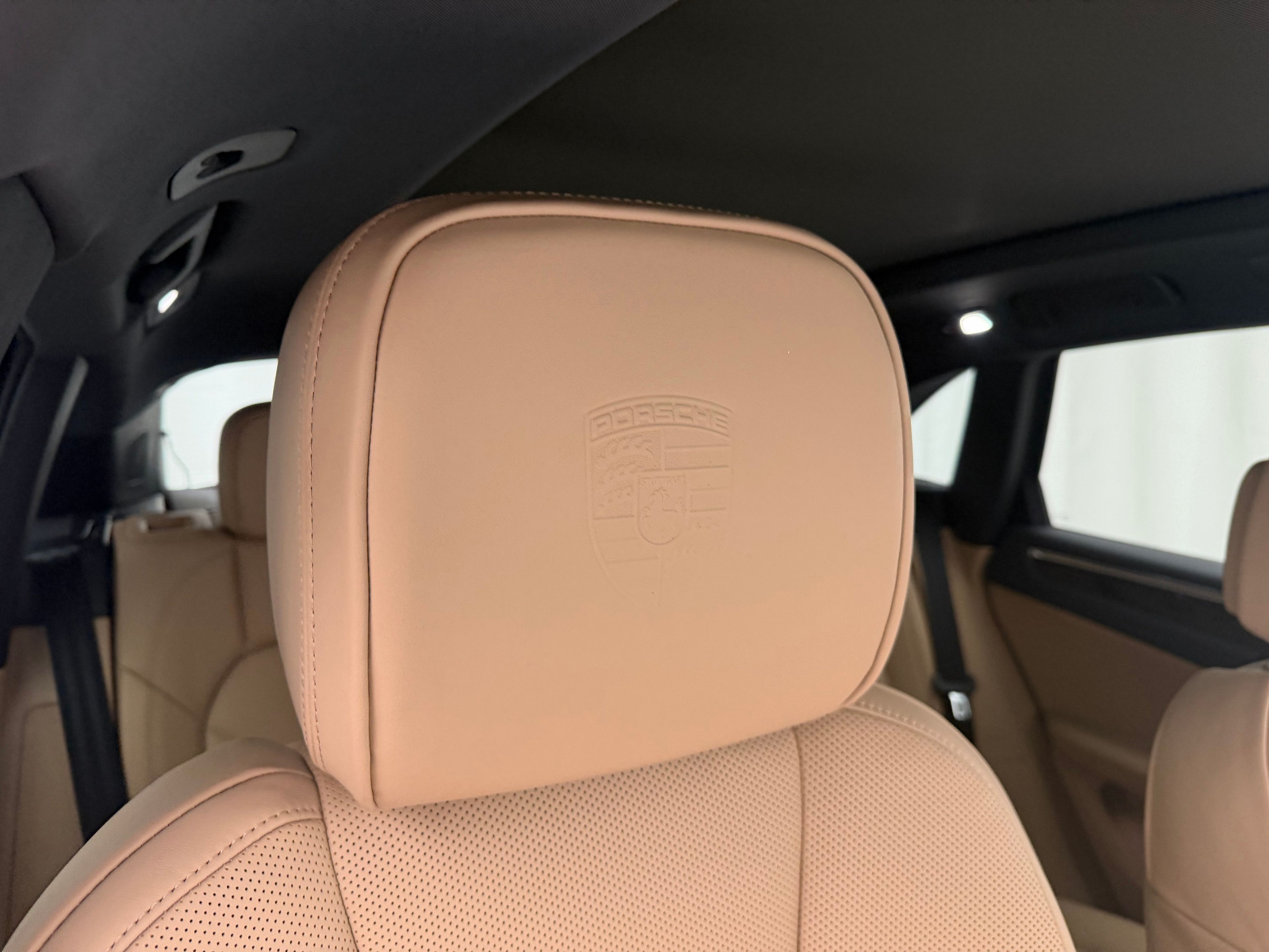 Thumbnail: 2026 Porsche Macan - 25