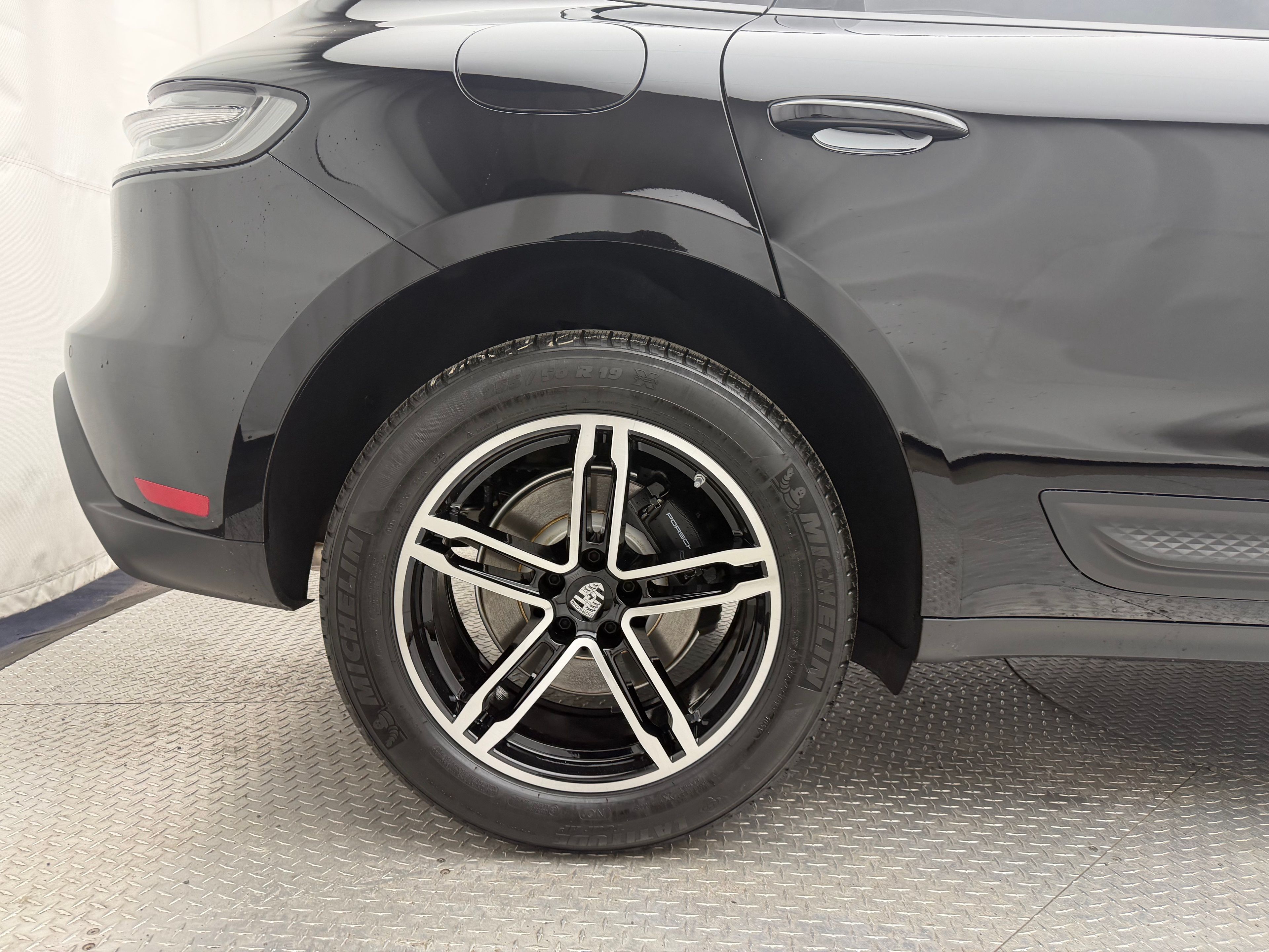 Thumbnail: 2026 Porsche Macan - 15