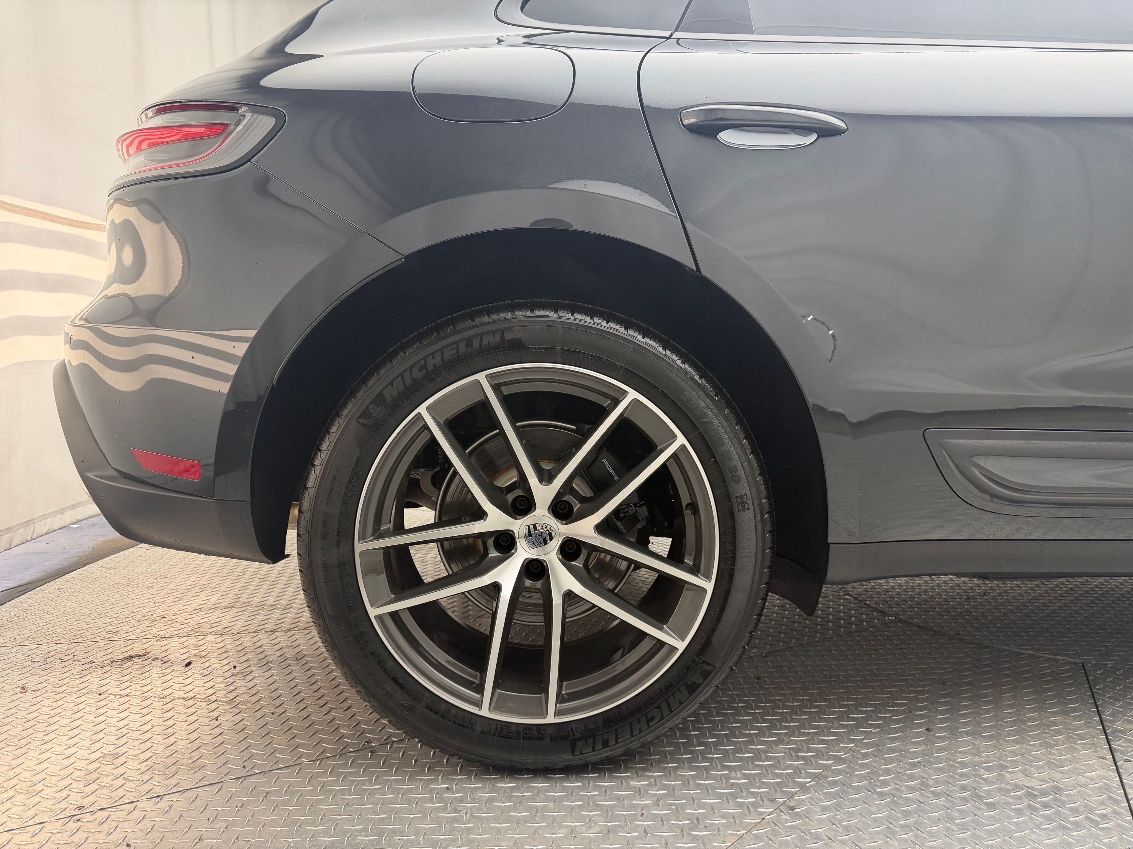 Thumbnail: 2026 Porsche Macan - 12