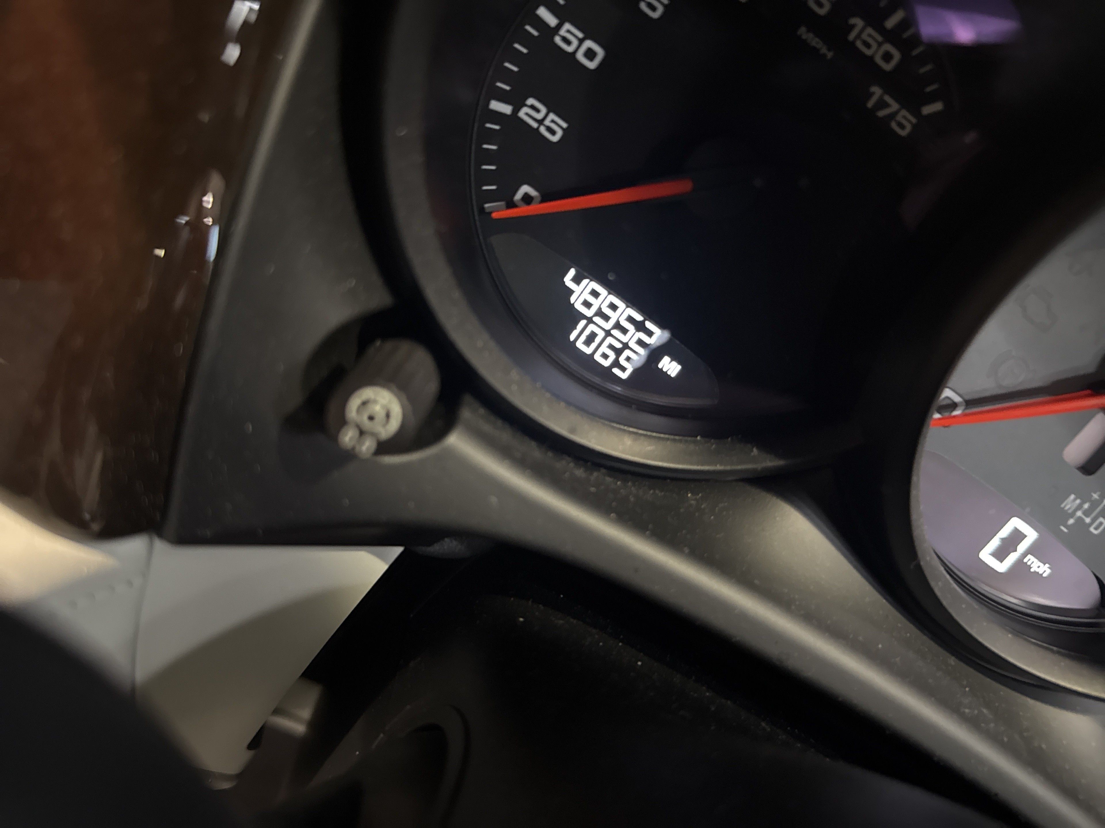 Thumbnail: 2020 Porsche Macan - 2