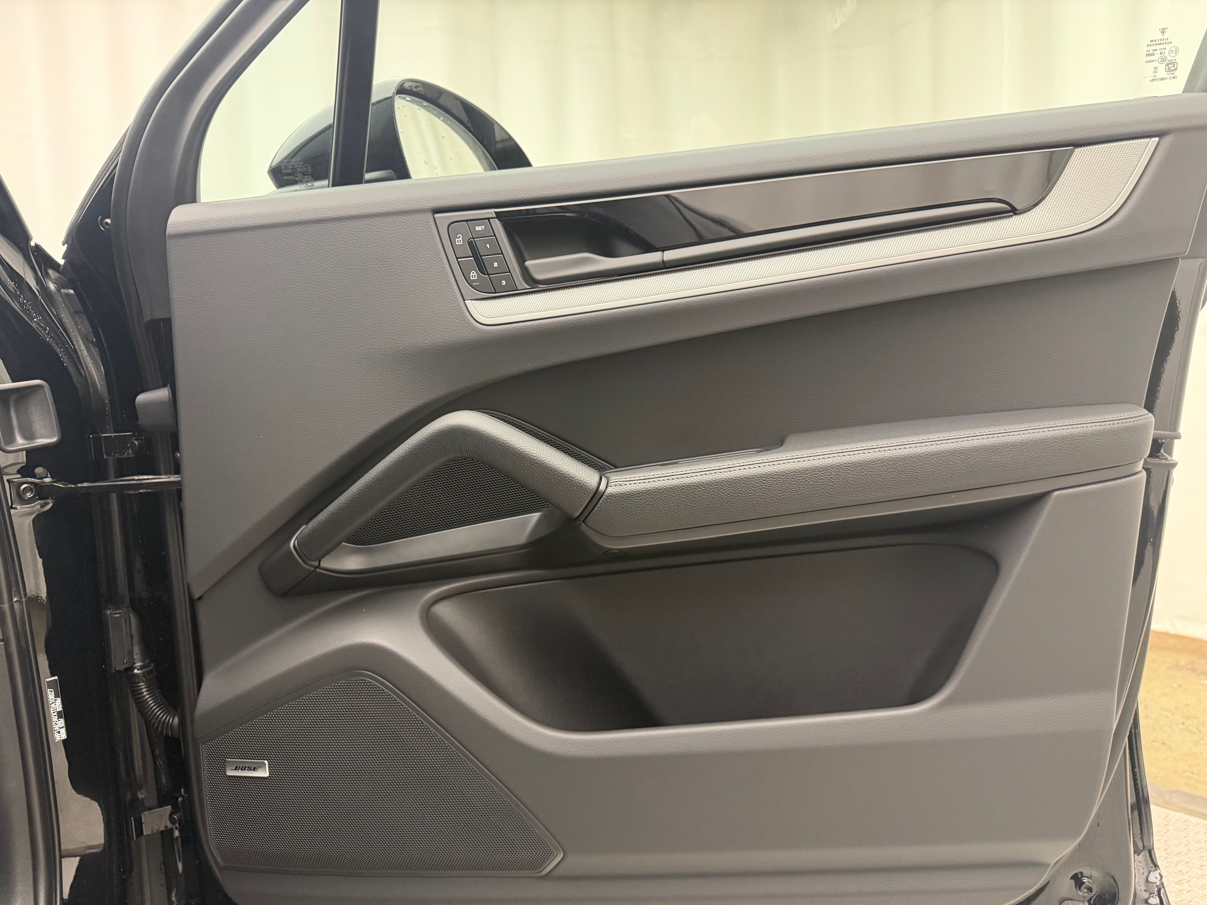 Thumbnail: 2026 Porsche Cayenne - 18