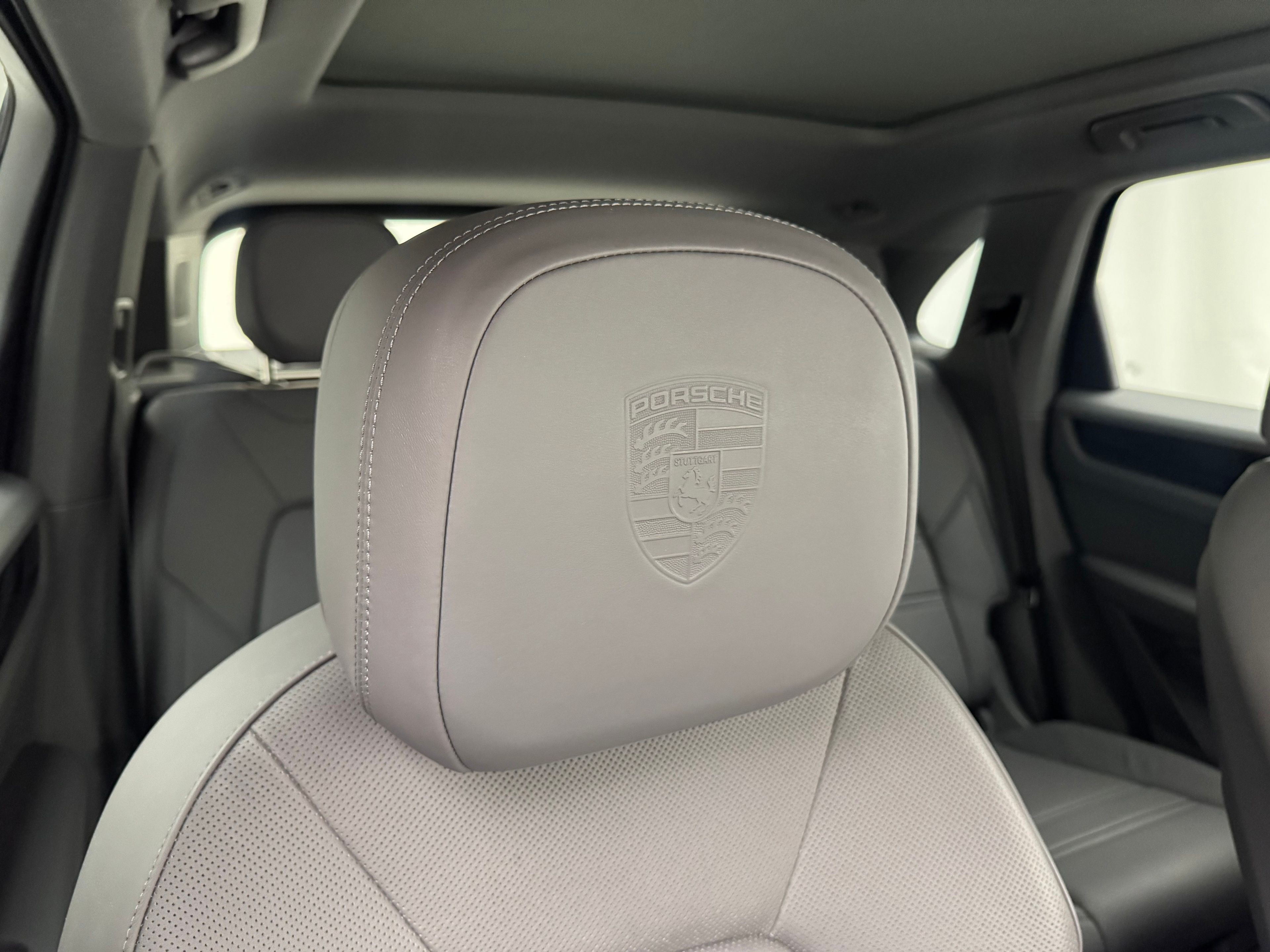 Thumbnail: 2023 Porsche Cayenne - 31