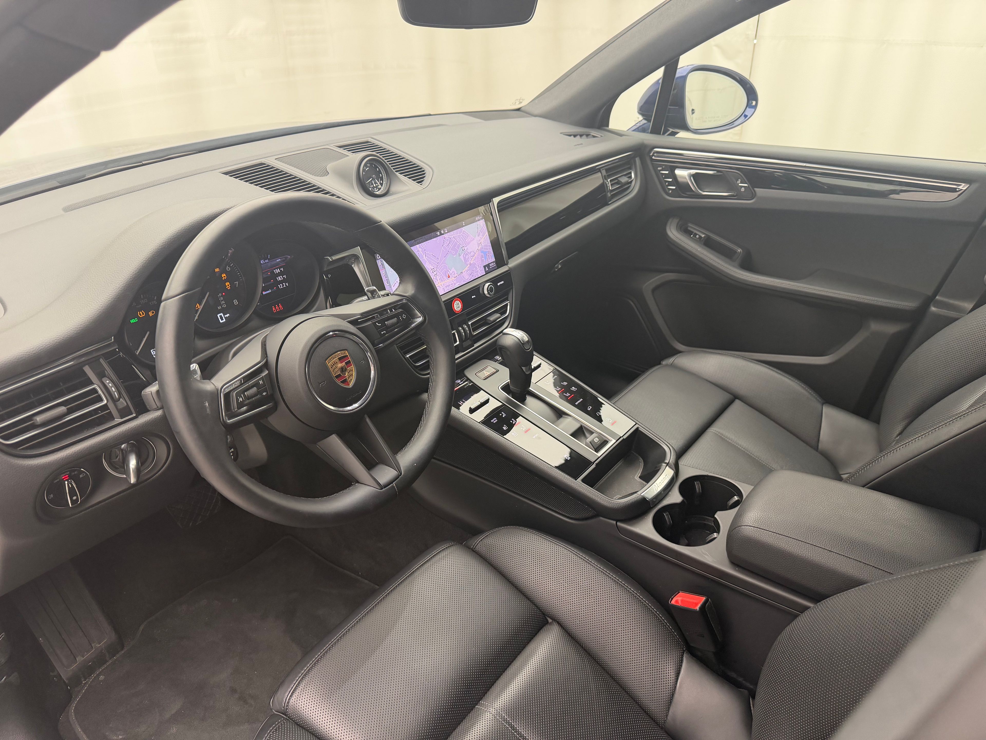 Thumbnail: 2025 Porsche Macan - 4