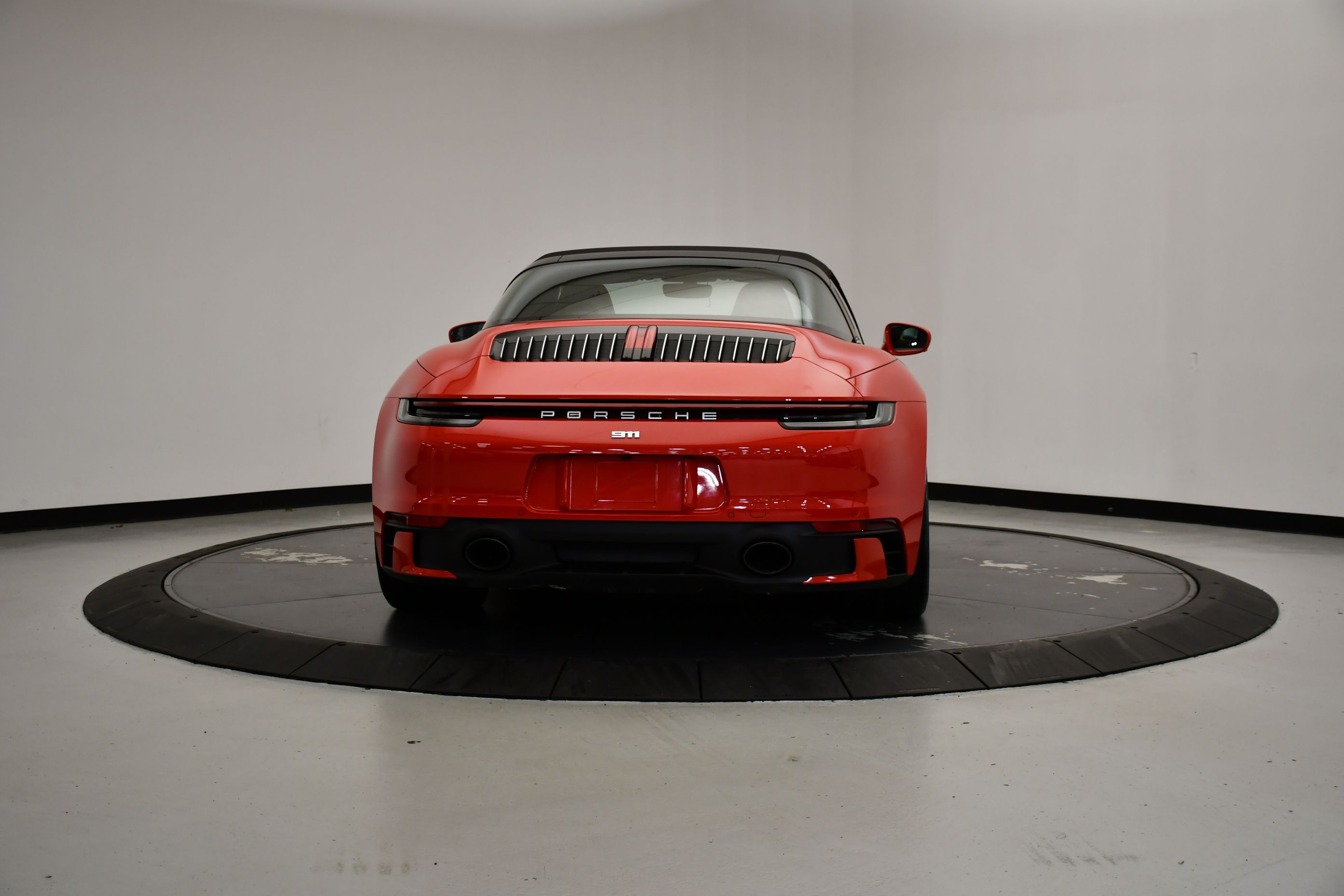 Thumbnail: 2021 Porsche 911 - 6