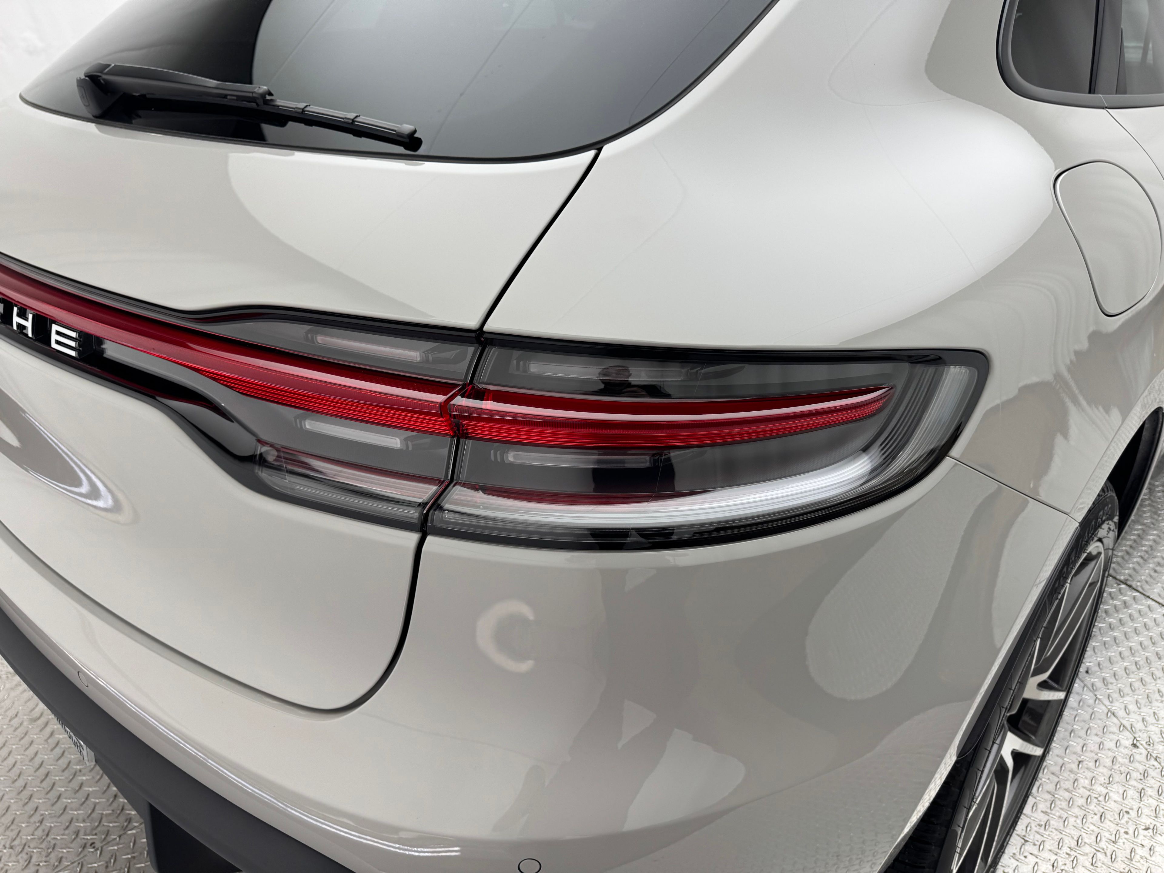 Thumbnail: 2026 Porsche Macan - 14