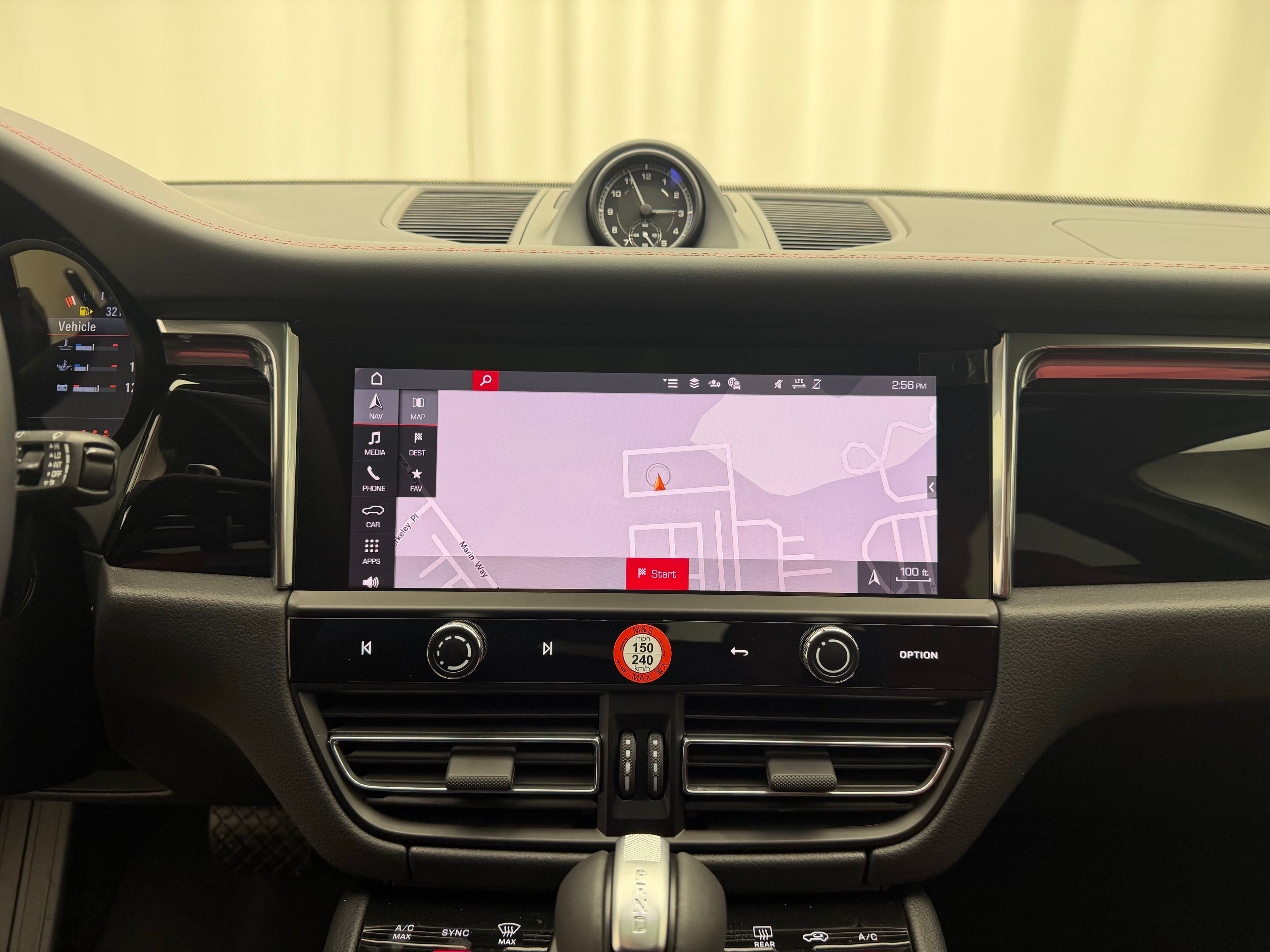 Thumbnail: 2026 Porsche Macan - 28