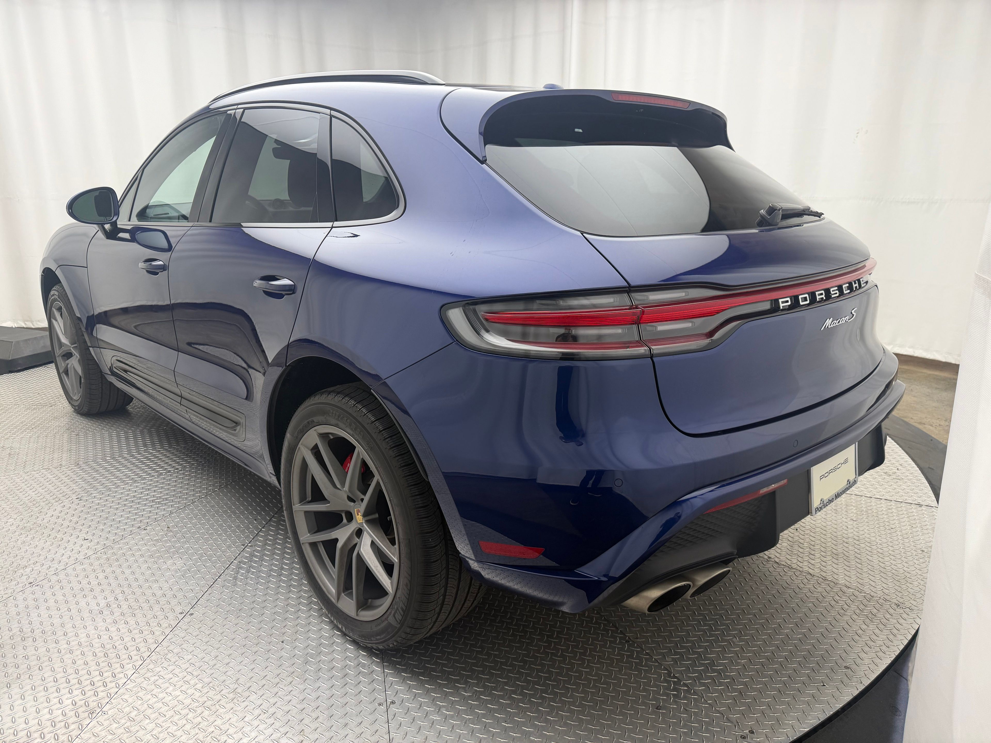 Thumbnail: 2023 Porsche Macan - 3