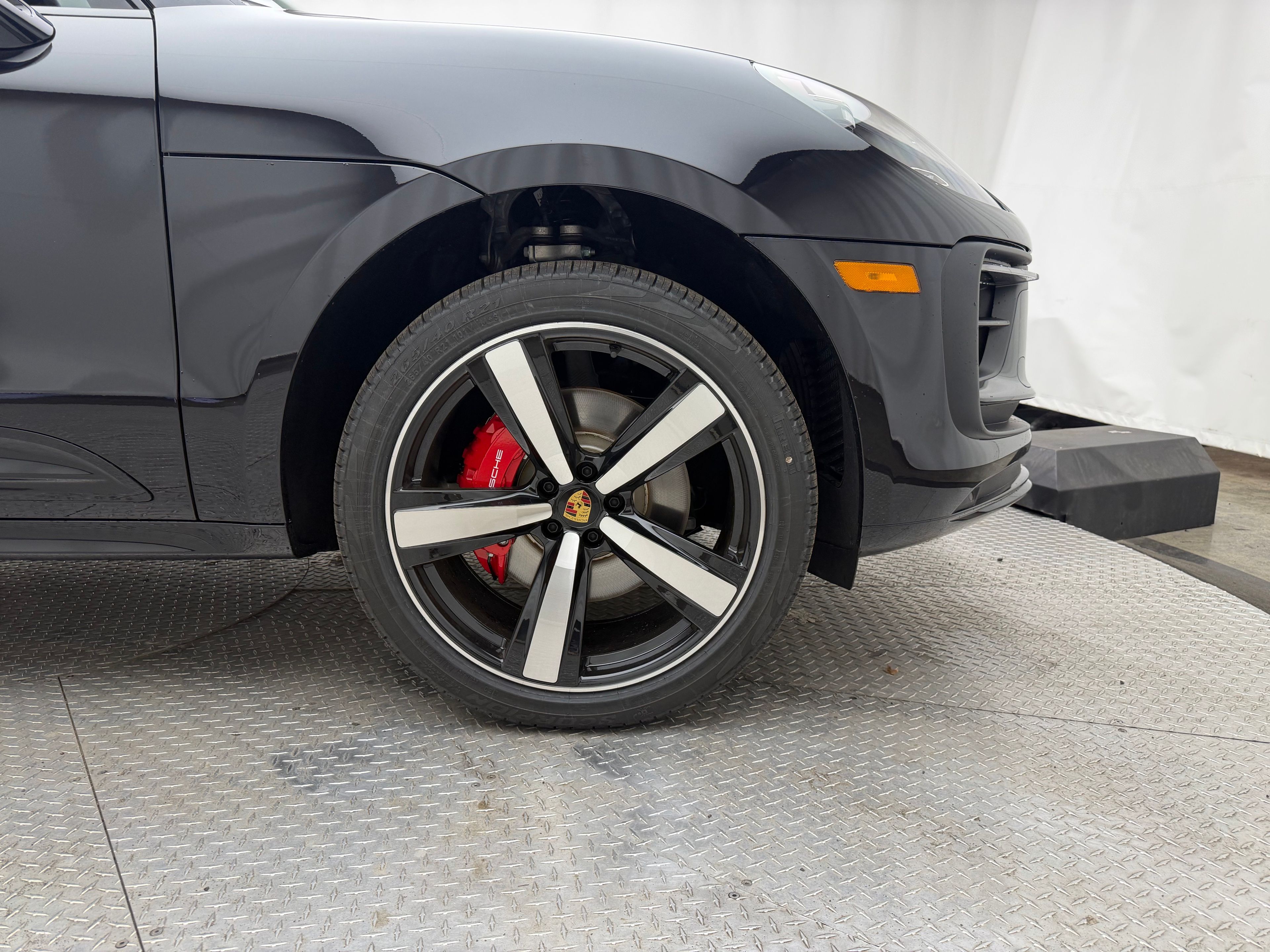 Thumbnail: 2026 Porsche Macan - 14