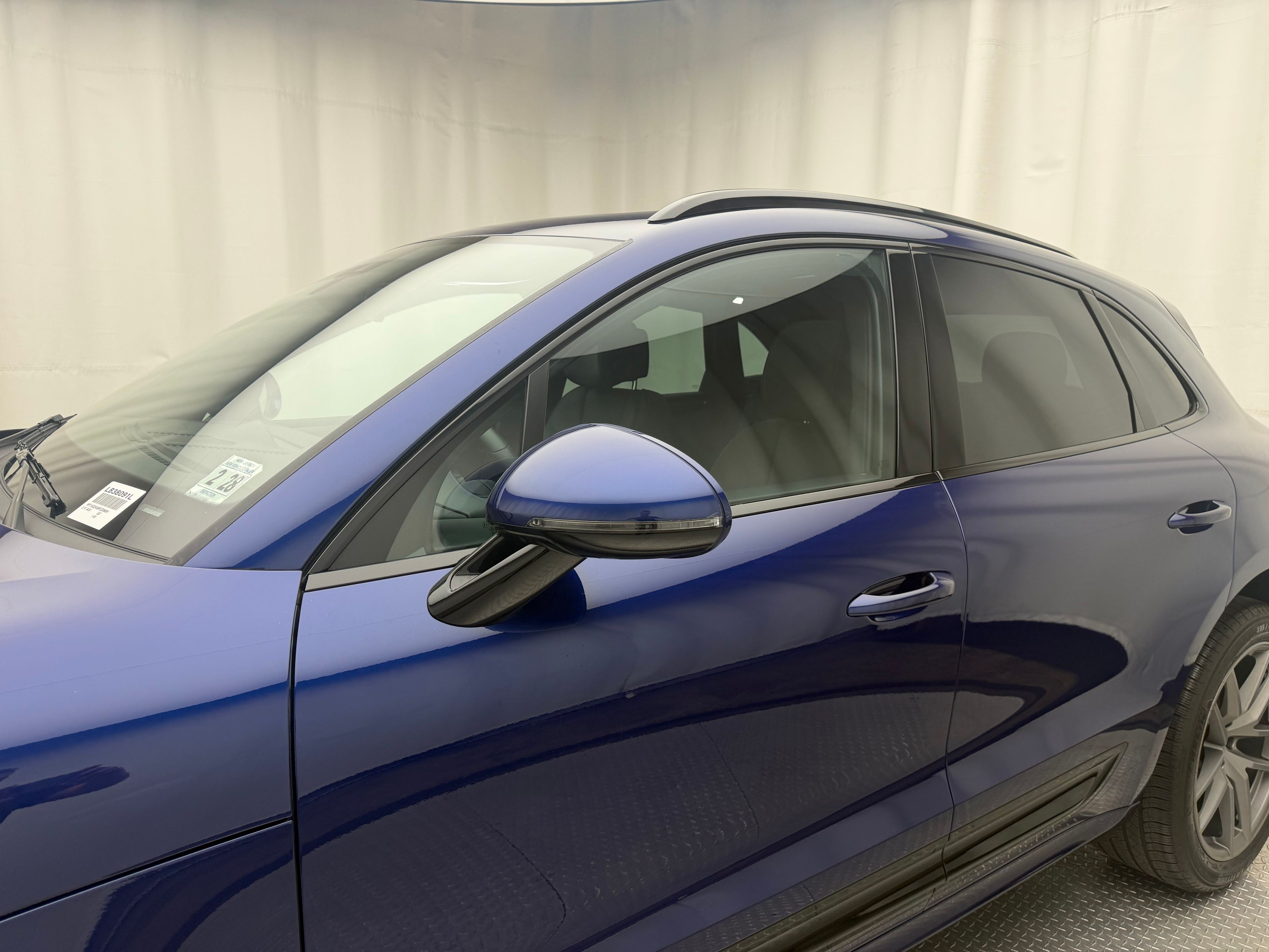 Thumbnail: 2023 Porsche Macan - 9