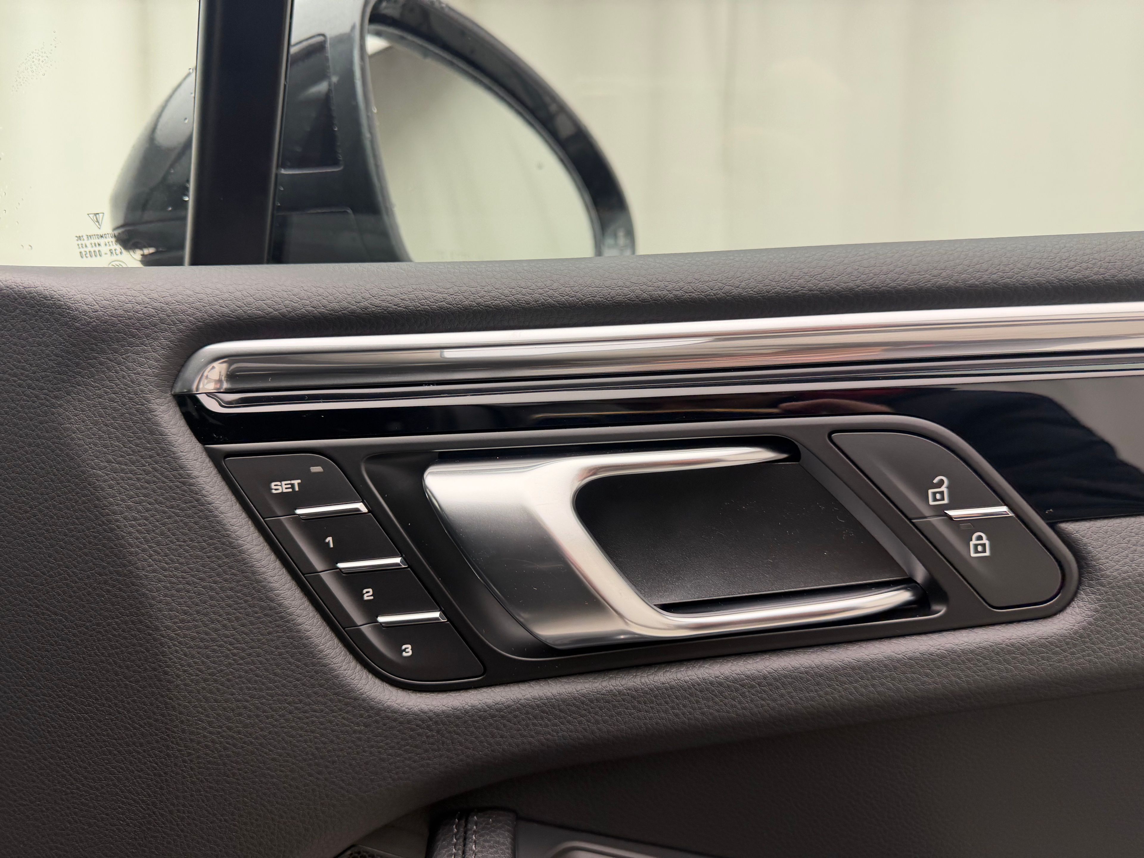 Thumbnail: 2026 Porsche Macan - 19