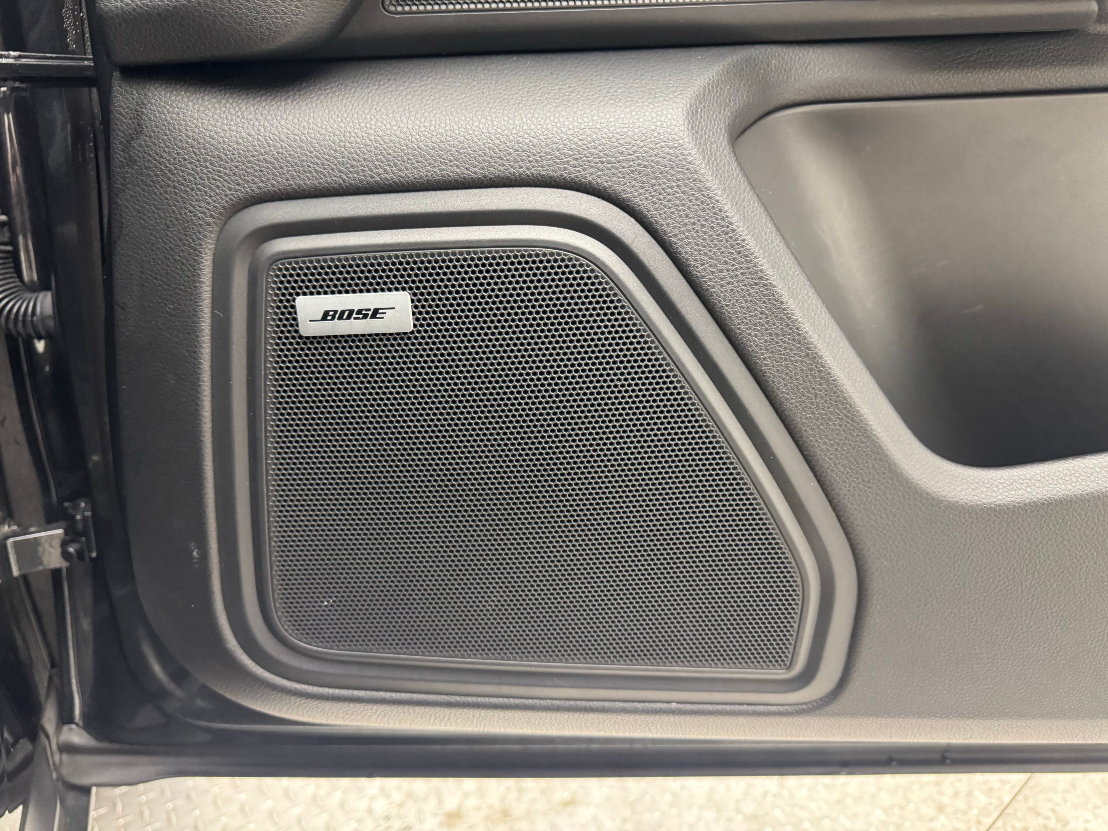 Thumbnail: 2019 Porsche Macan - 18