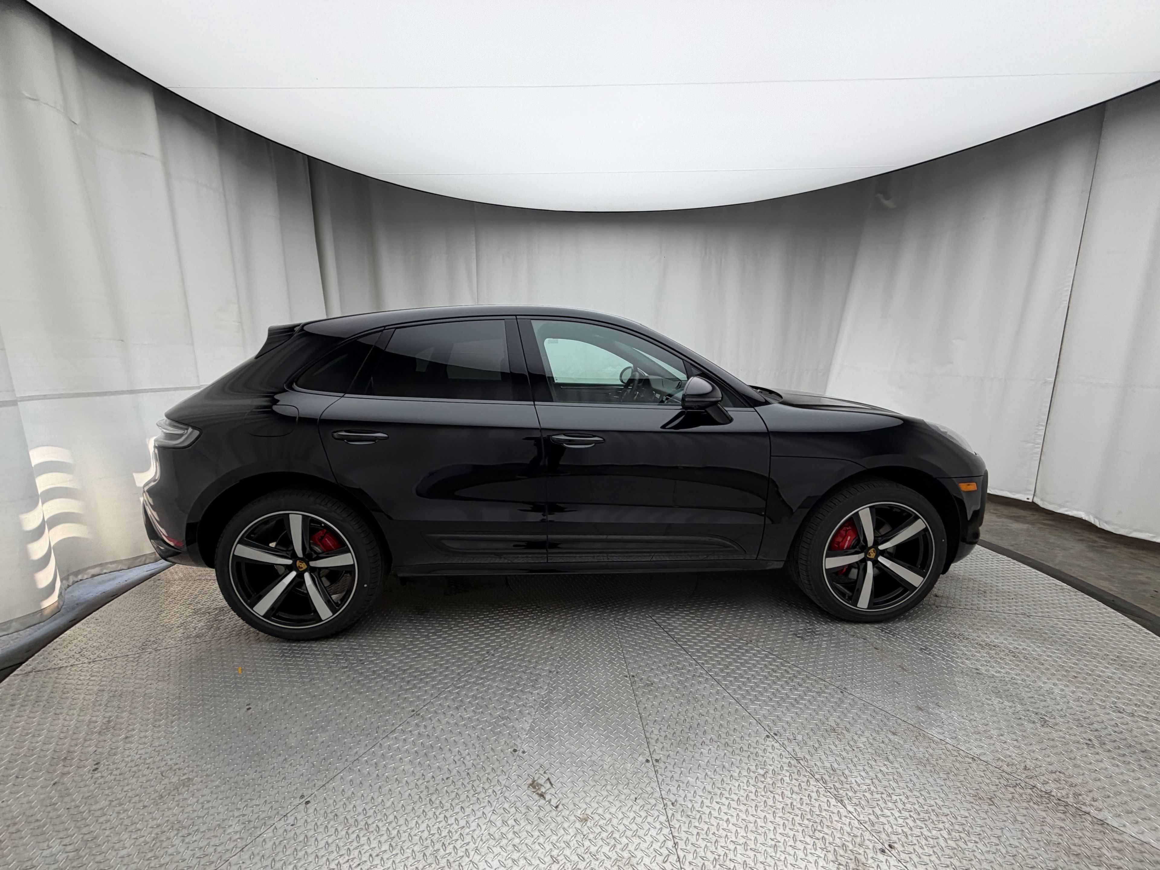 Thumbnail: 2026 Porsche Macan - 11