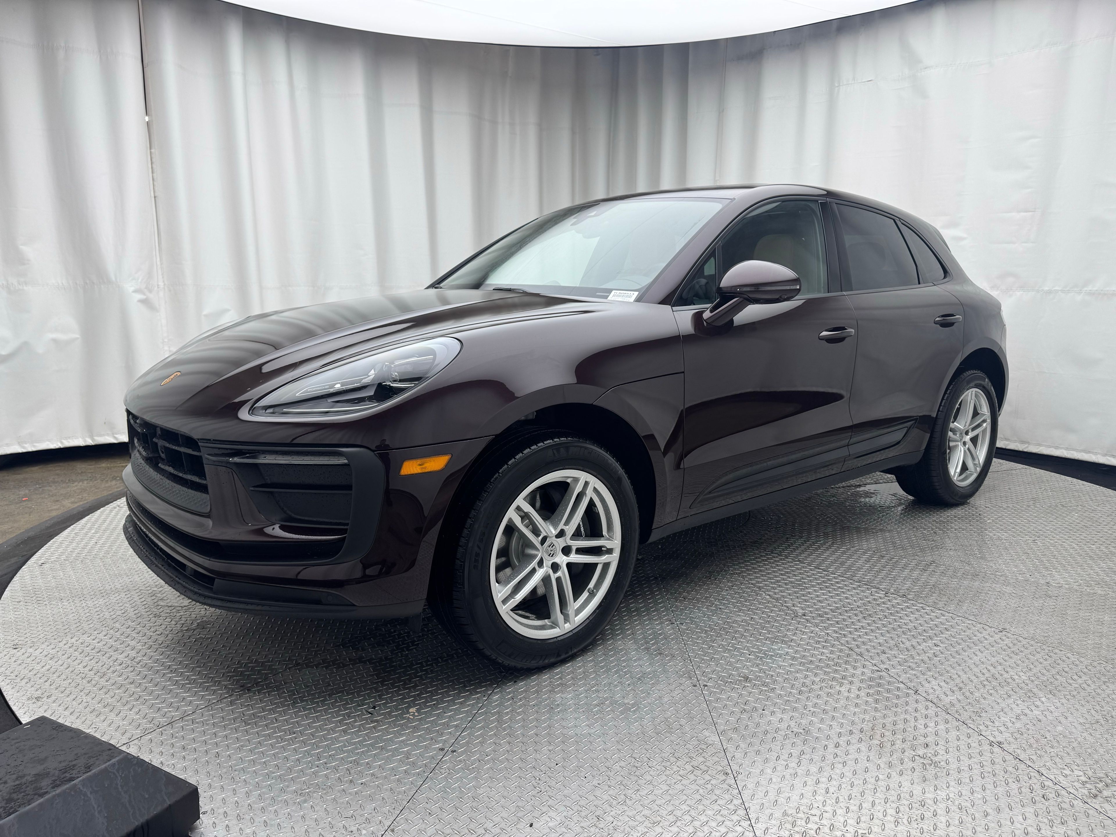 Thumbnail: 2026 Porsche Macan - 1