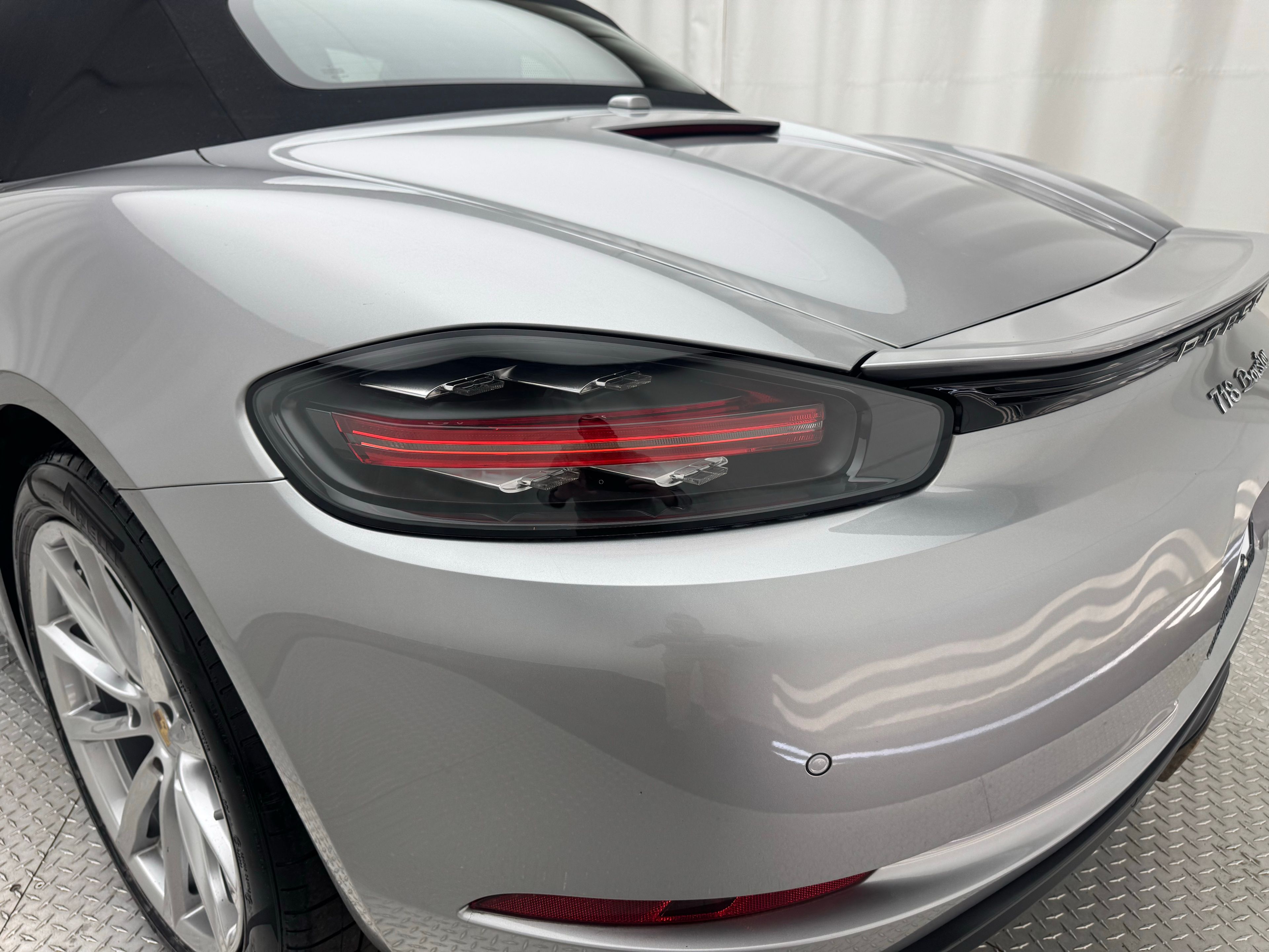 Thumbnail: 2017 Porsche 718 Boxster - 9