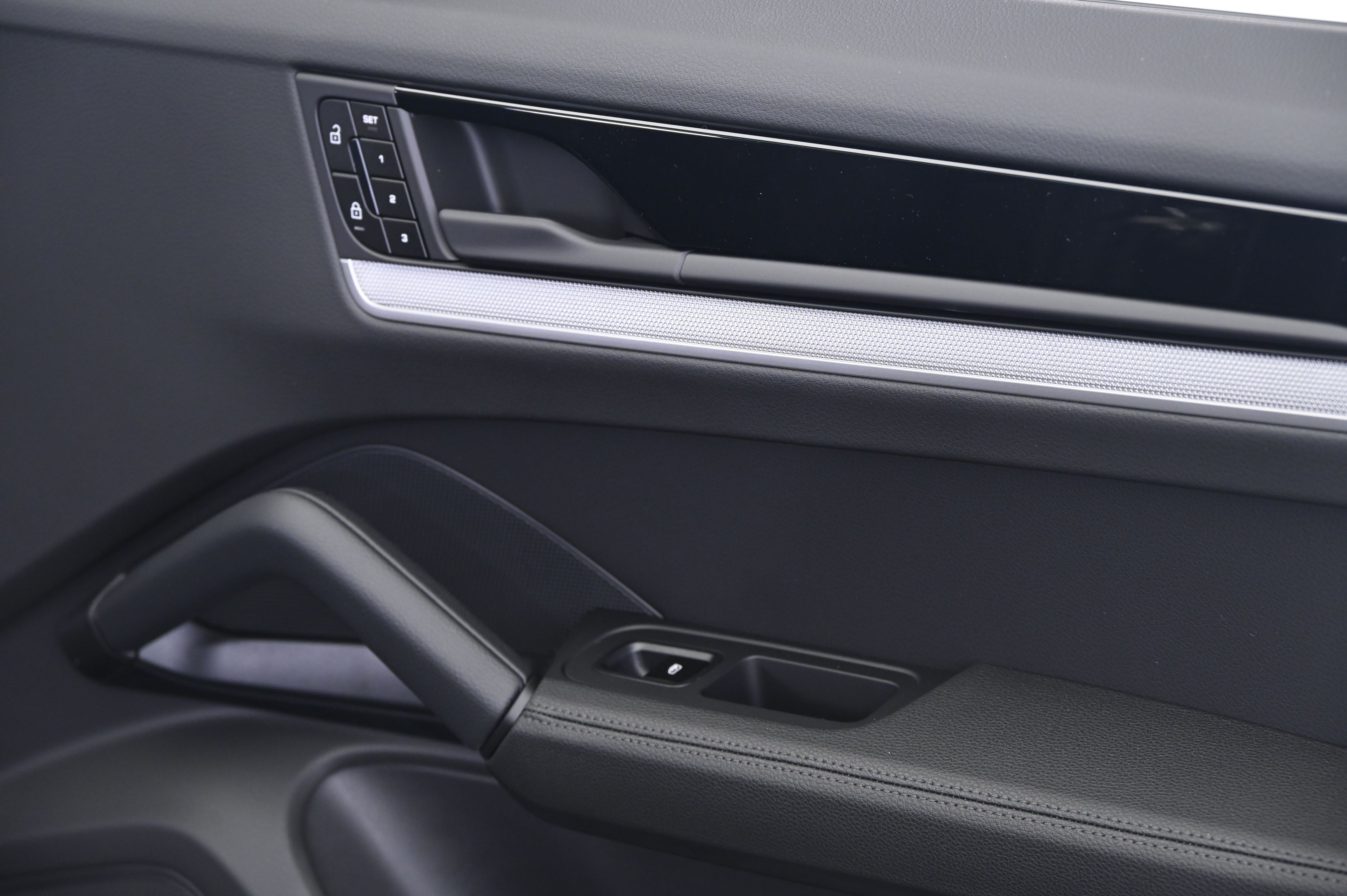 Thumbnail: 2025 Porsche Cayenne - 21