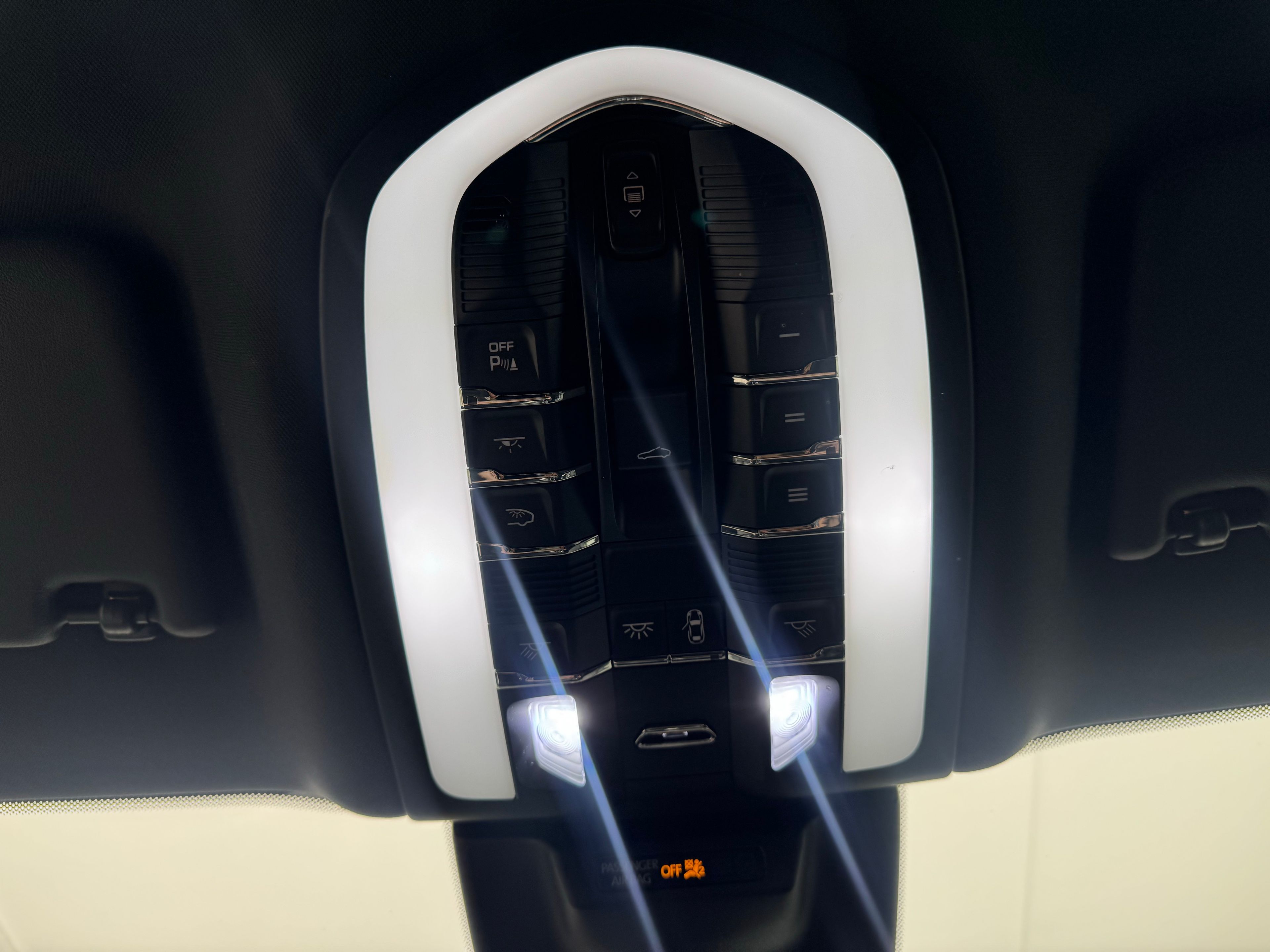 Thumbnail: 2019 Porsche Macan - 30