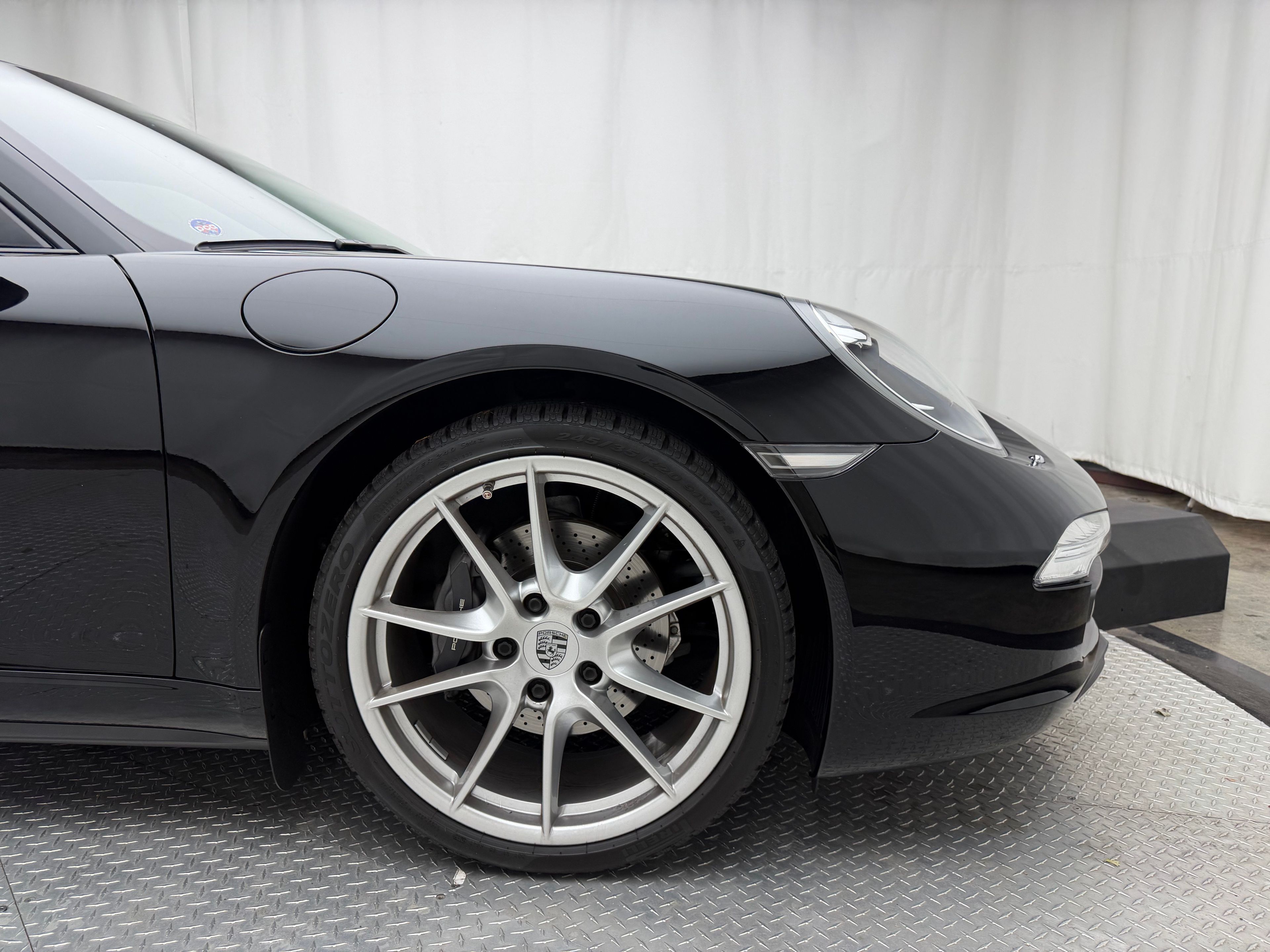 Thumbnail: 2013 Porsche 911 - 10