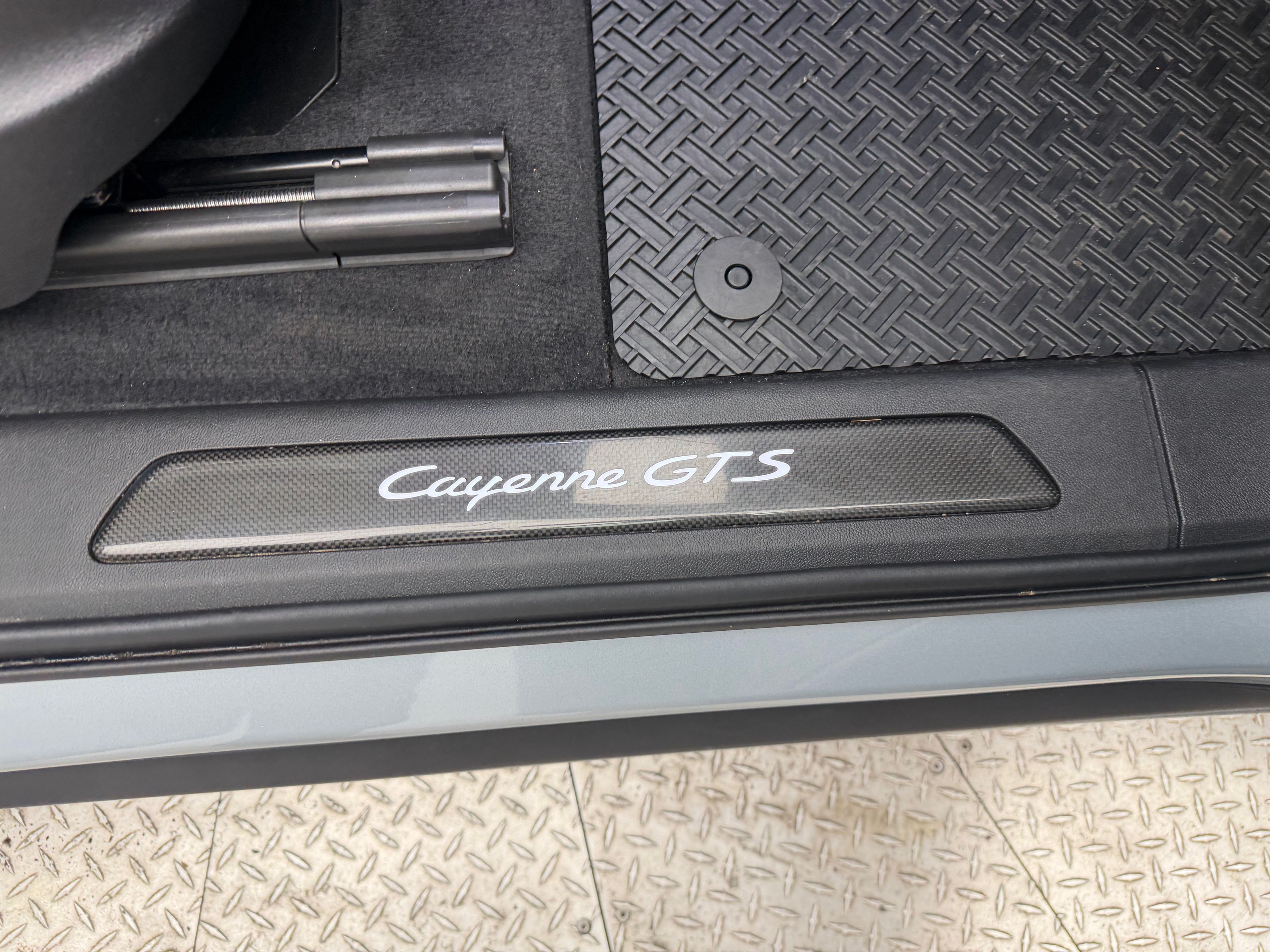 Thumbnail: 2021 Porsche Cayenne - 18