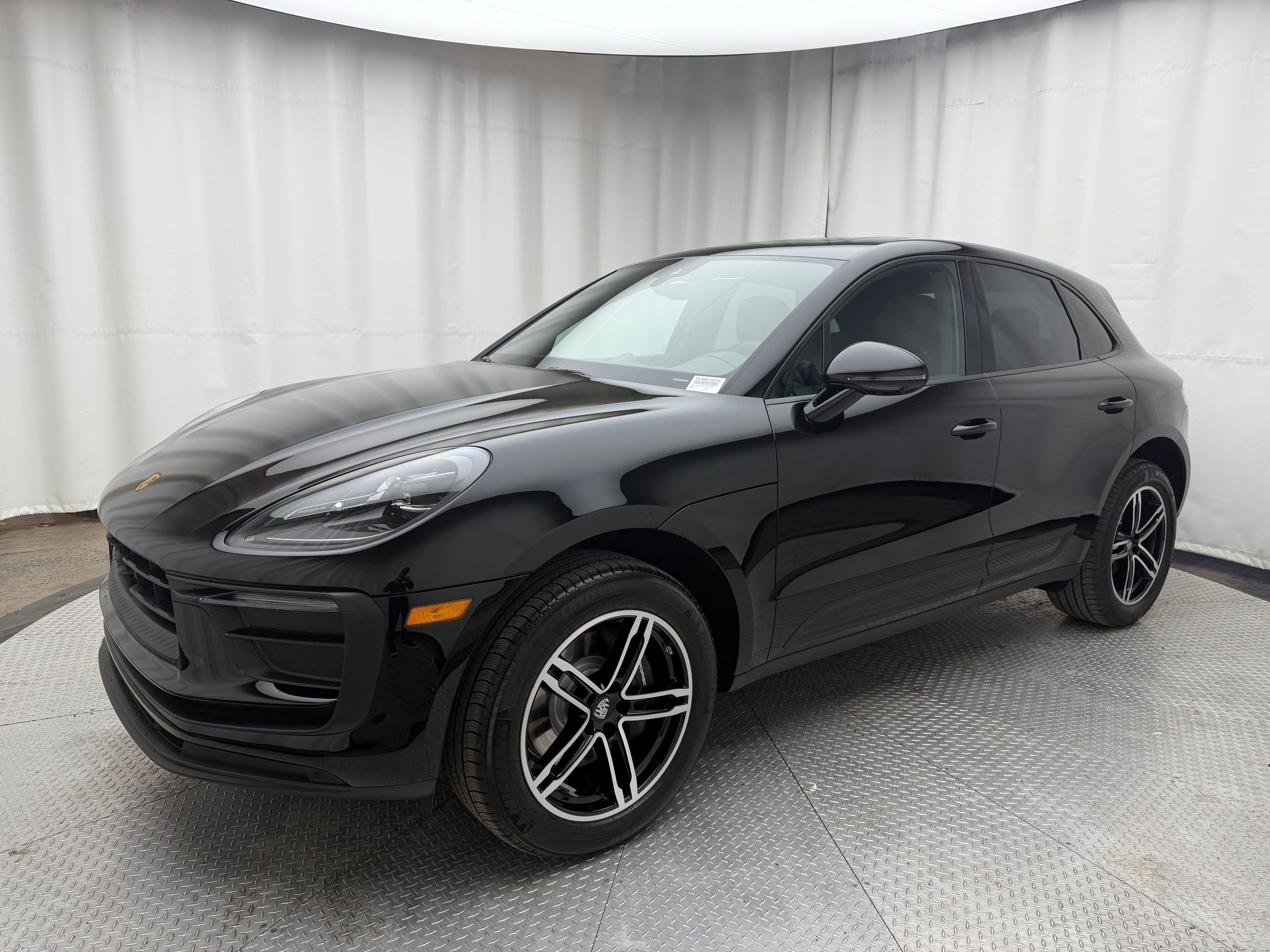 Thumbnail: 2026 Porsche Macan - 1