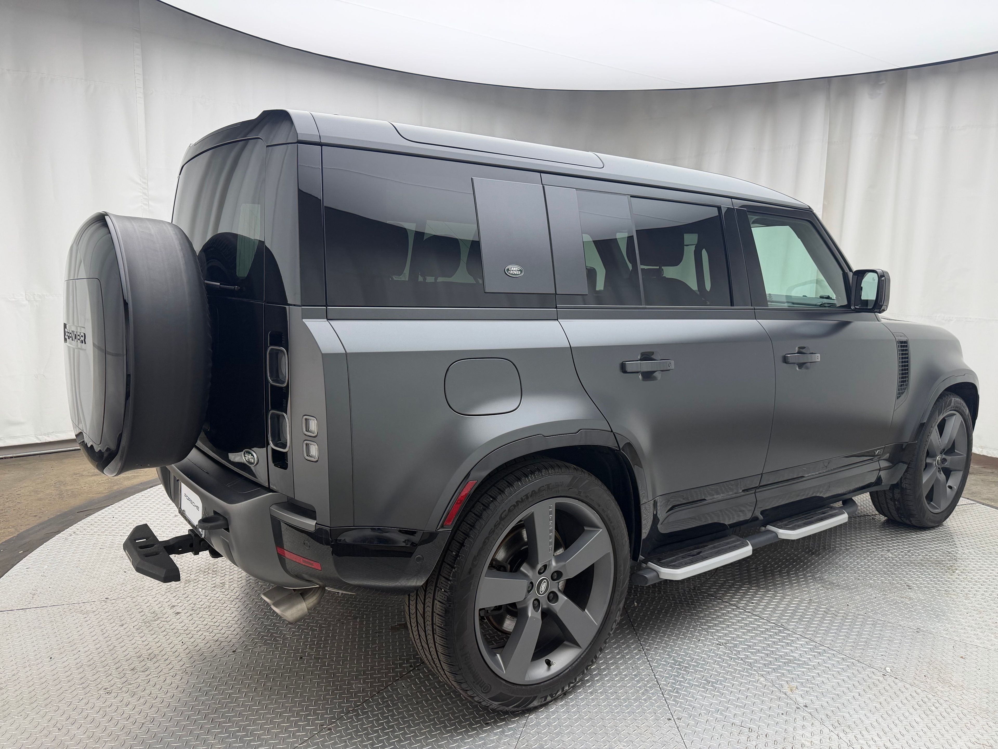 Thumbnail: 2023 Land Rover Defender - 10